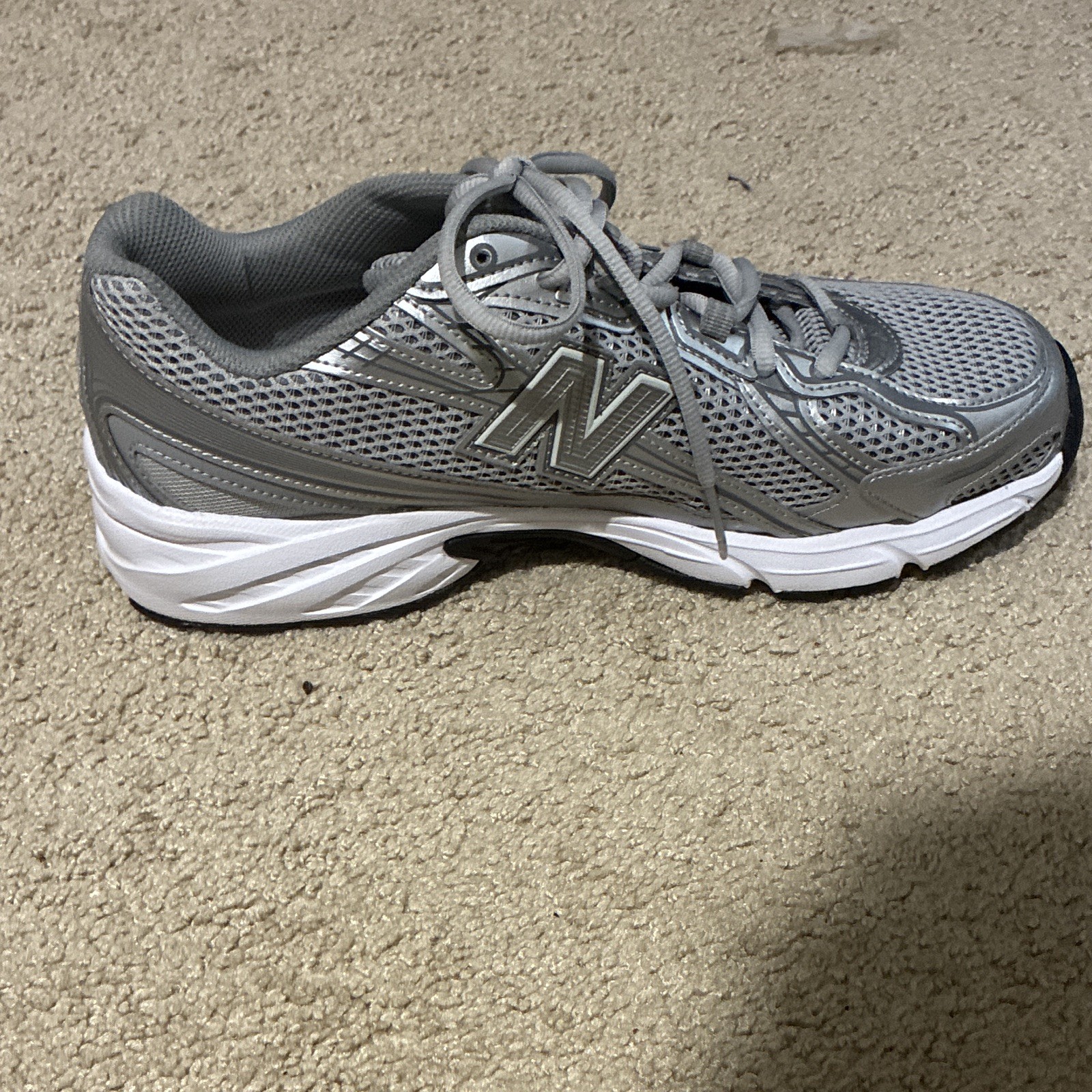 New Balance Men’s Gray/Silver/White Mesh Lace-Up Low Top Athletic Sneakers