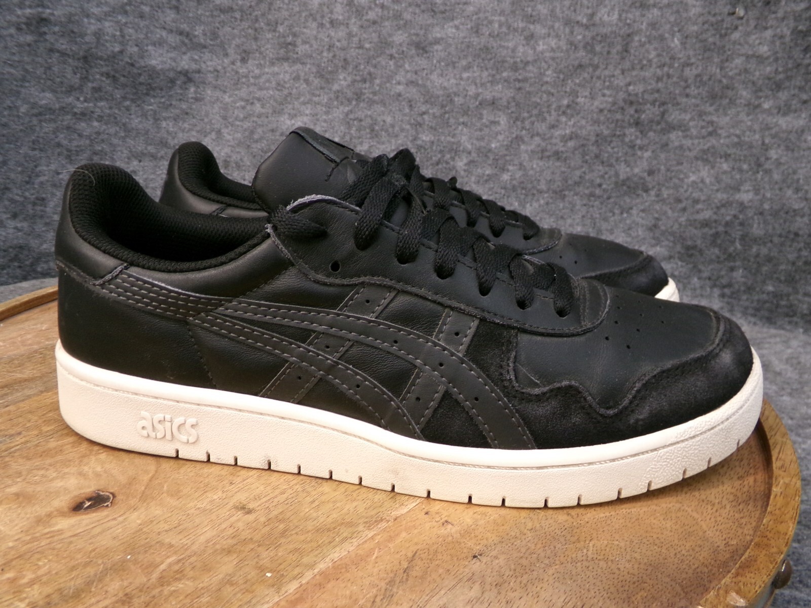 Asics Japan S Men’s Size 9 1201A695 Black White Leather Casual Shoes Sneakers