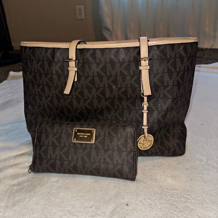 Michael Kors Monogram Logo Tote w/ Matching Zip Wallet Brown/Beige Gold