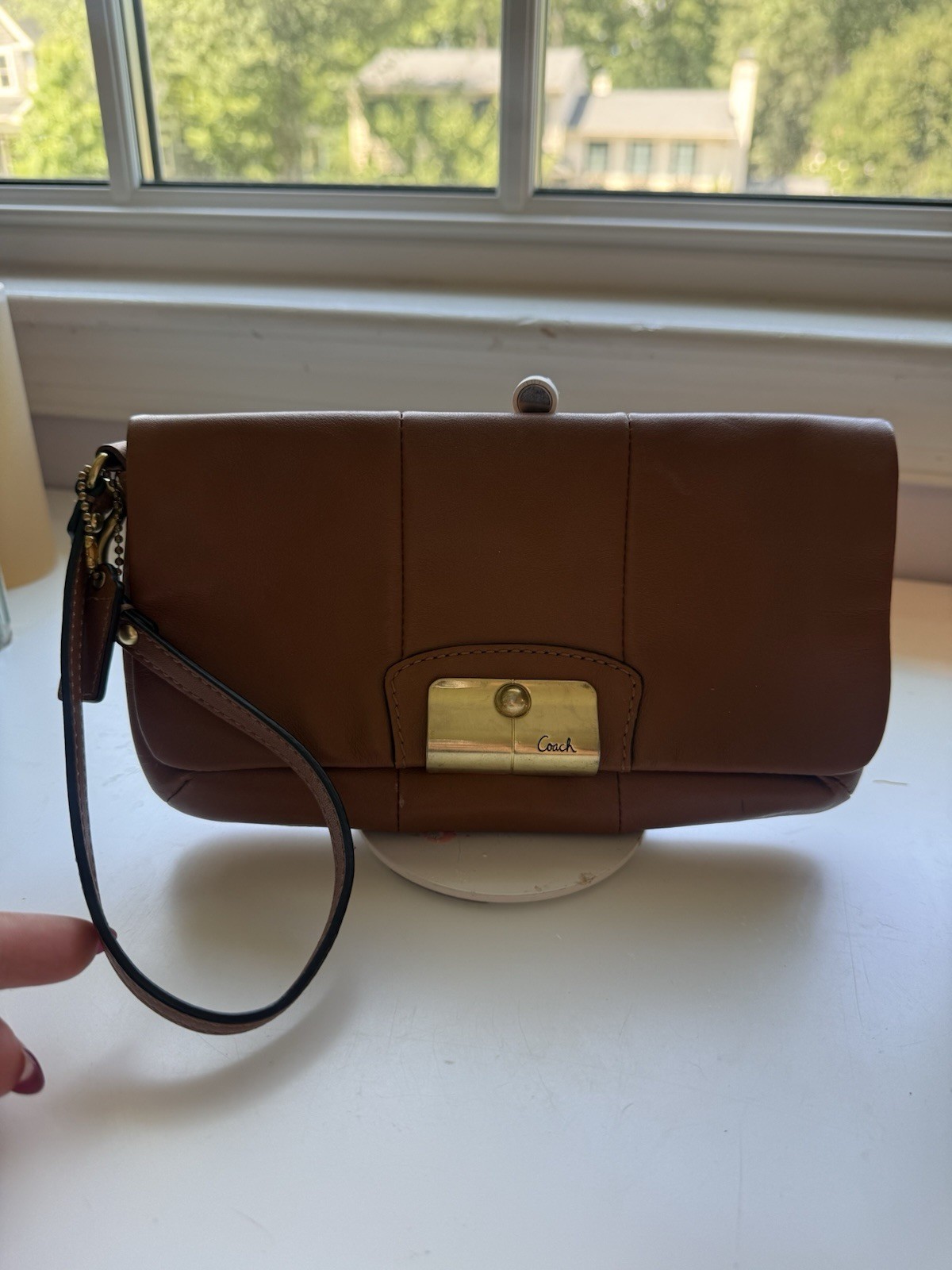 Coach Brown Wristlet Clutch Turn Lock & Zip Gold Hardware Purple Lined Pockets