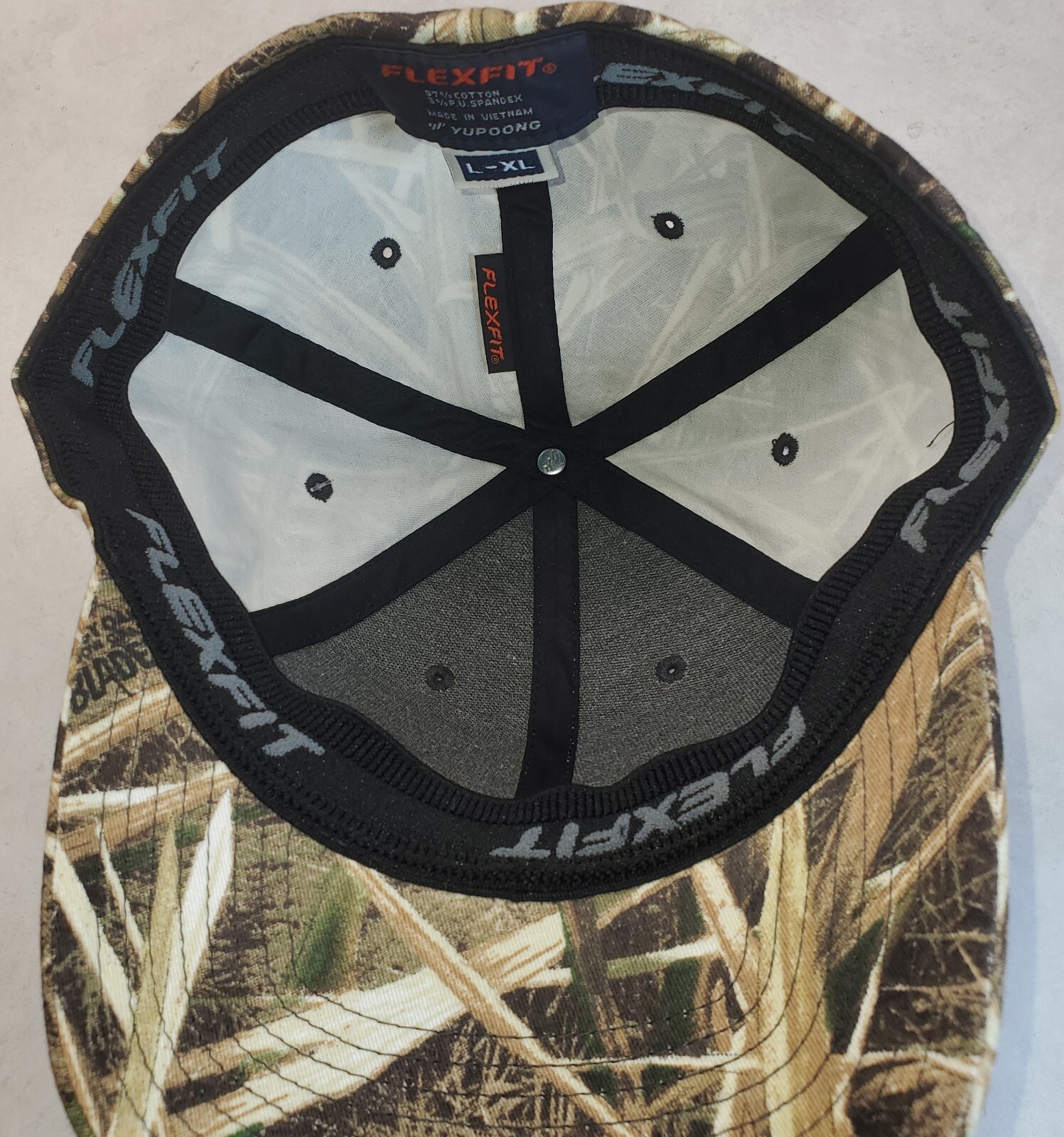 John Deere Patch on MossyOak Shadow Grass Flexfit 6277 Hat L/XL 7 1/8 – 7 5/8″