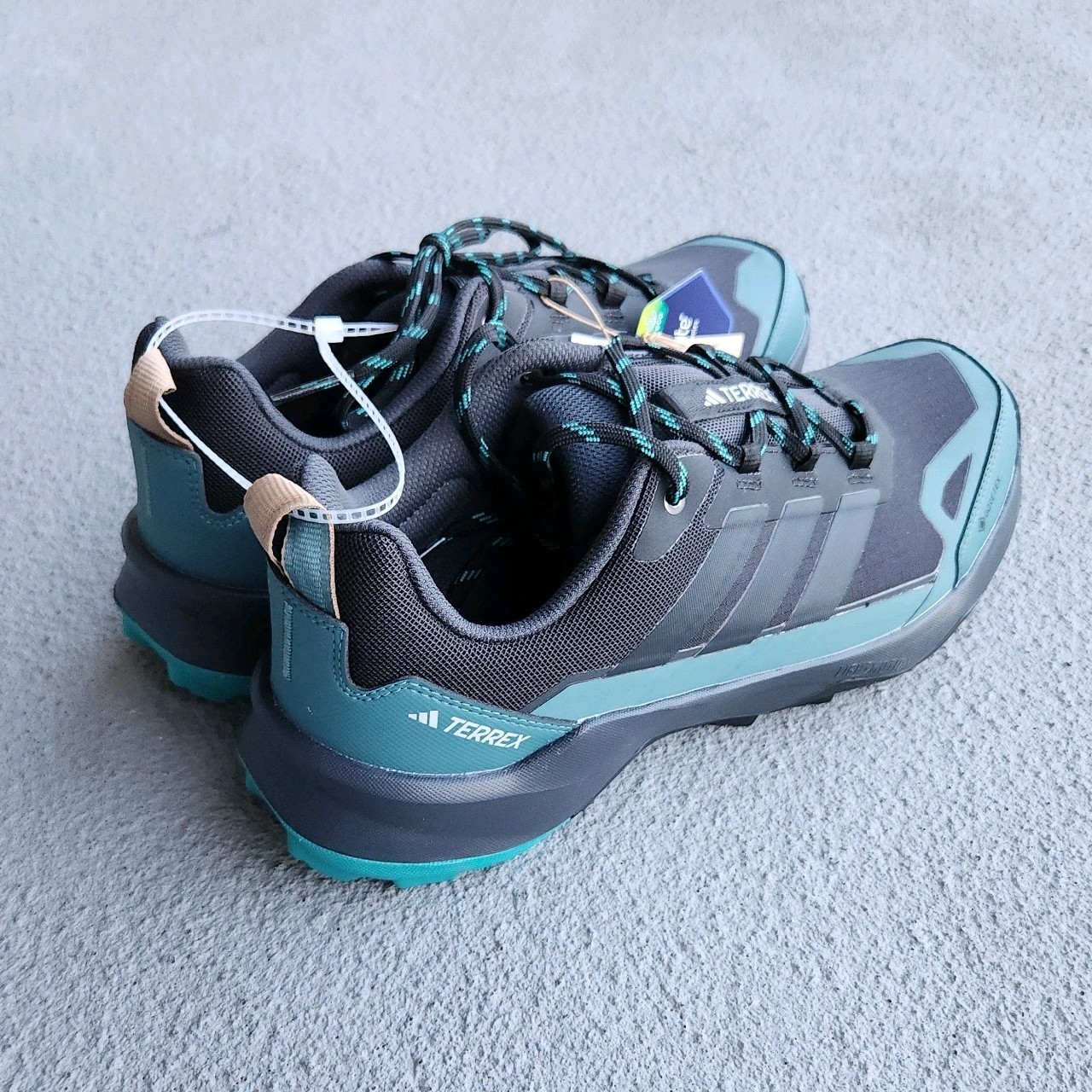ADIDAS Terrex Skychaser AX5 Gore-tex Hiking Shoes Mens 11 US Blue Green JQ2209