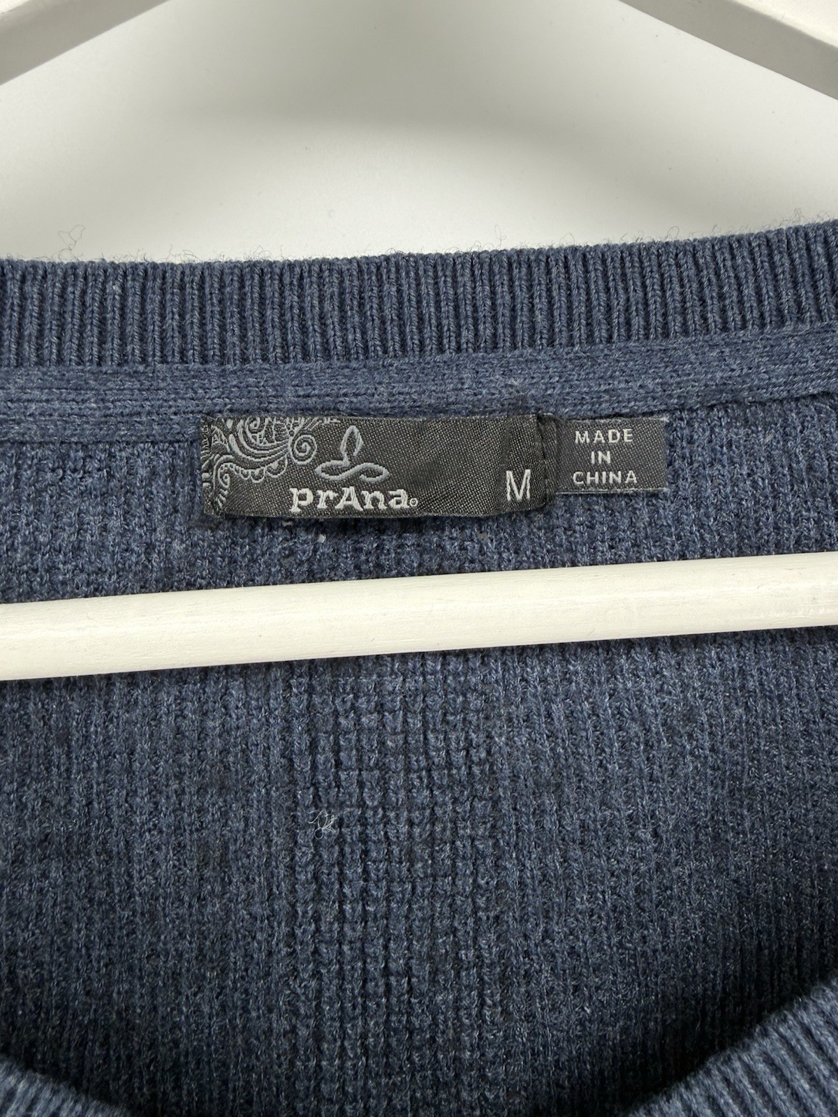Prana Womens Medium Blue Waffle Knit Cropped V Neck Sweater Shirt