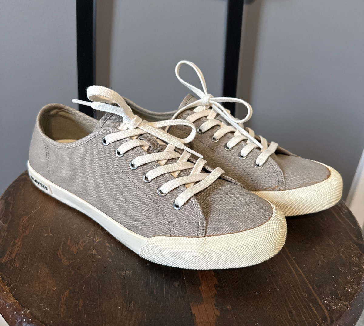 Seavees Womens Light Gray Monterey Sneaker Size 10