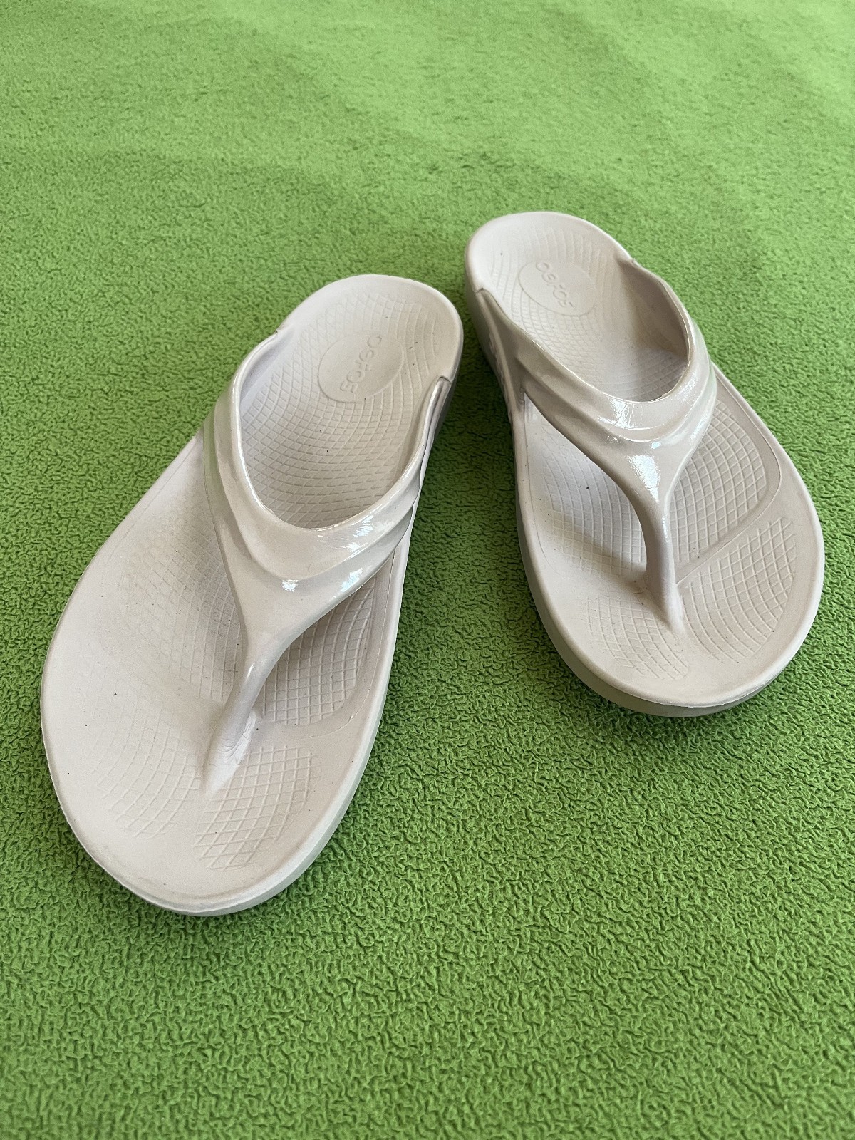 OOFOS – Oolala women’s sandal – Size W10
