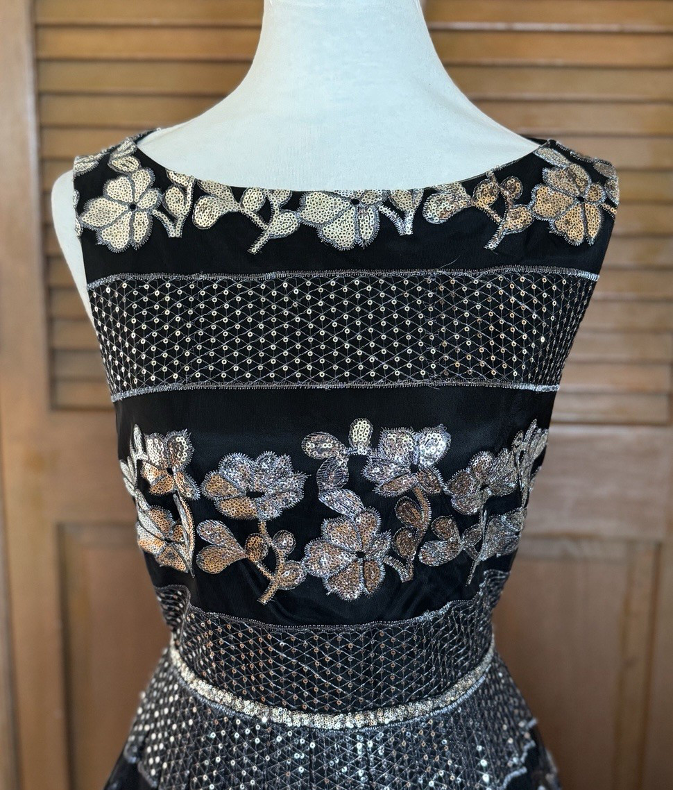 Tahari ASL Black Silver Floral Sequin Maxi Embroidered Crinoline Gown size 10