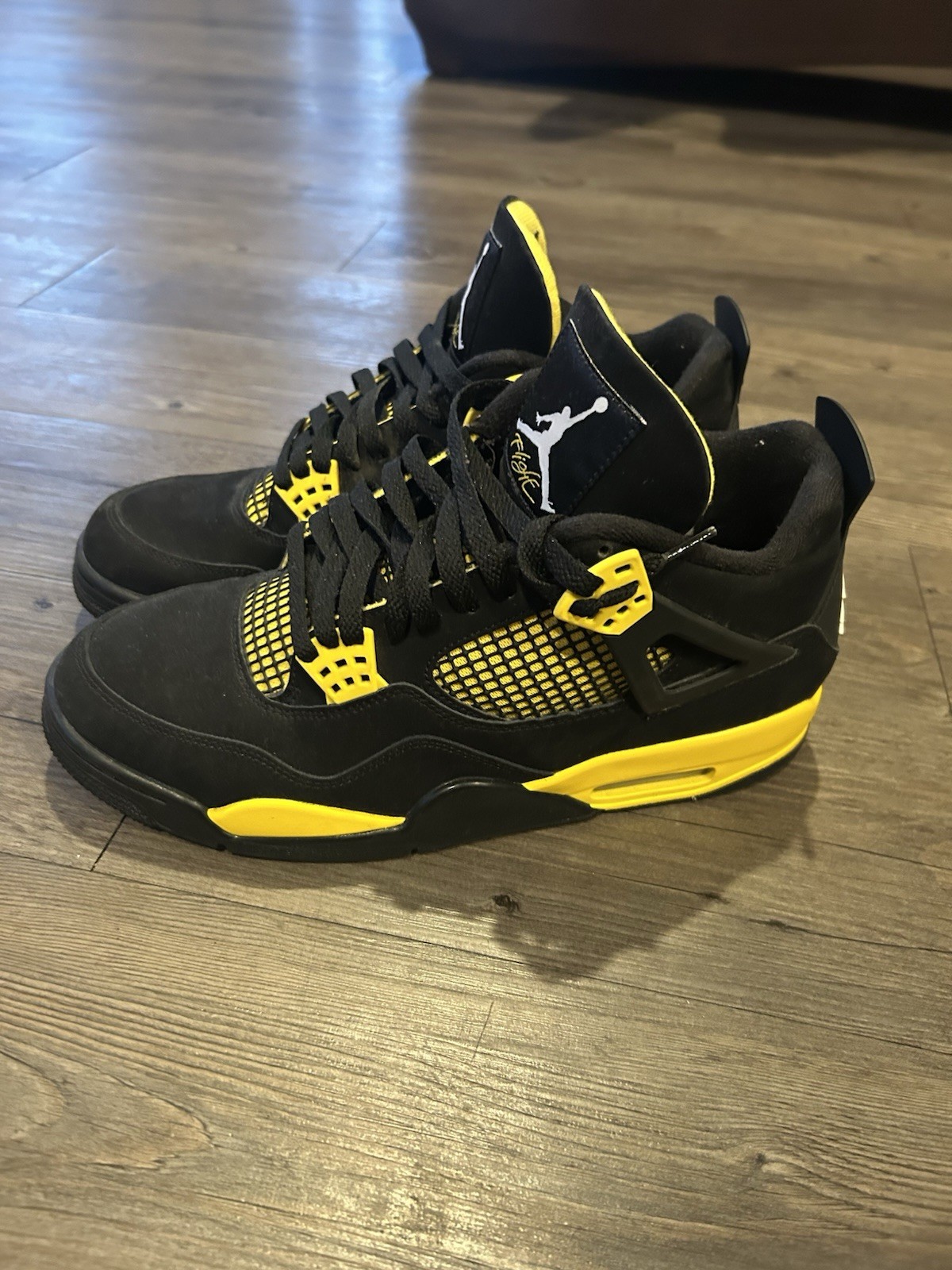 Thunder jordan 4s size 11