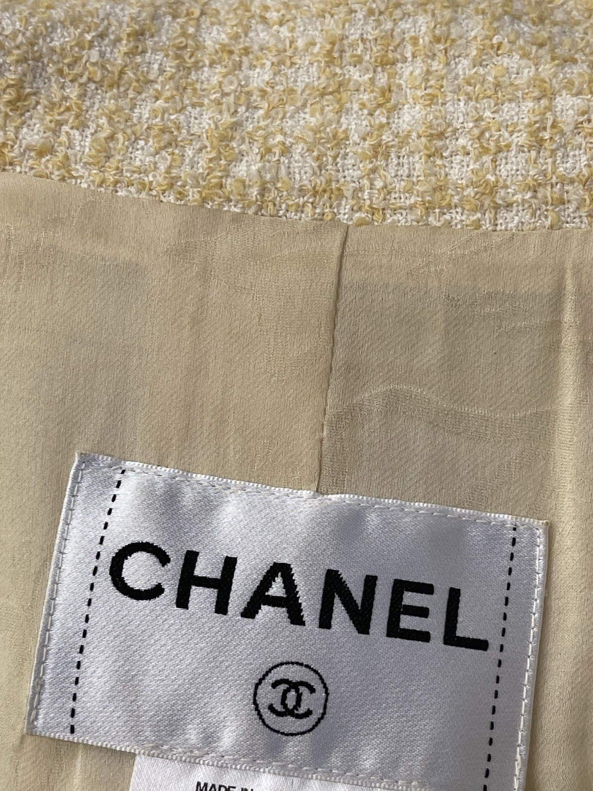 CHANEL 09C light yellow Check Jacket Size 42 Made in France P34739V24898