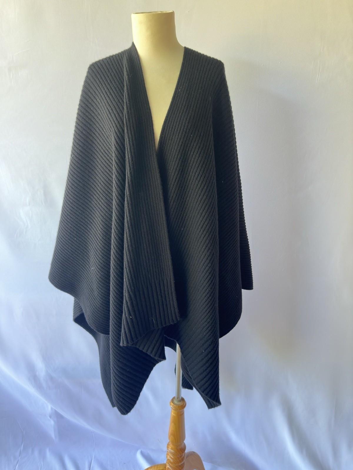 Worth Black Ribbed Cashmere Open-Front Poncho Wrap
