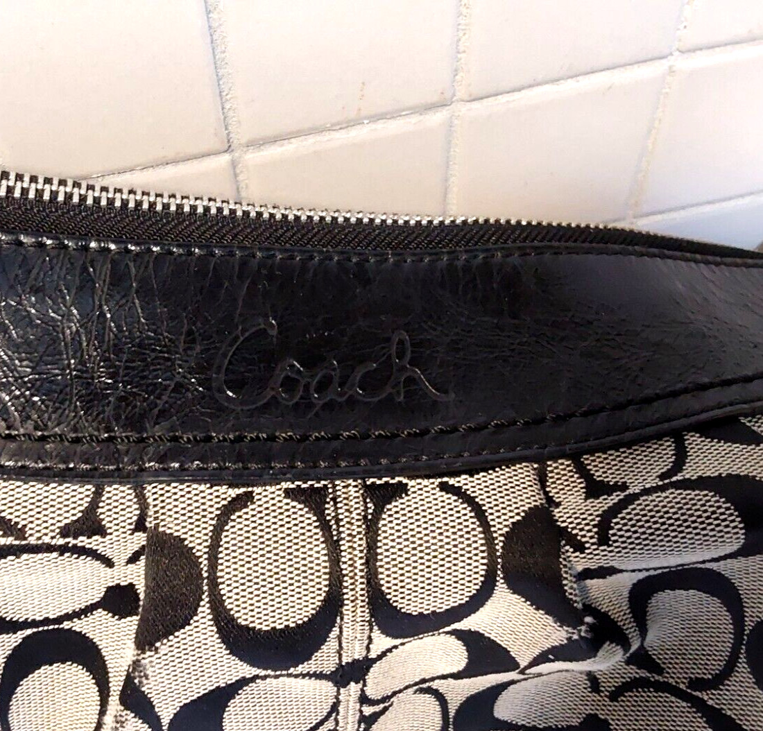 Coach Soho Black Gray Jacquard Crossbody Shoulder Purse HandBag 14″W11″H4″D Read