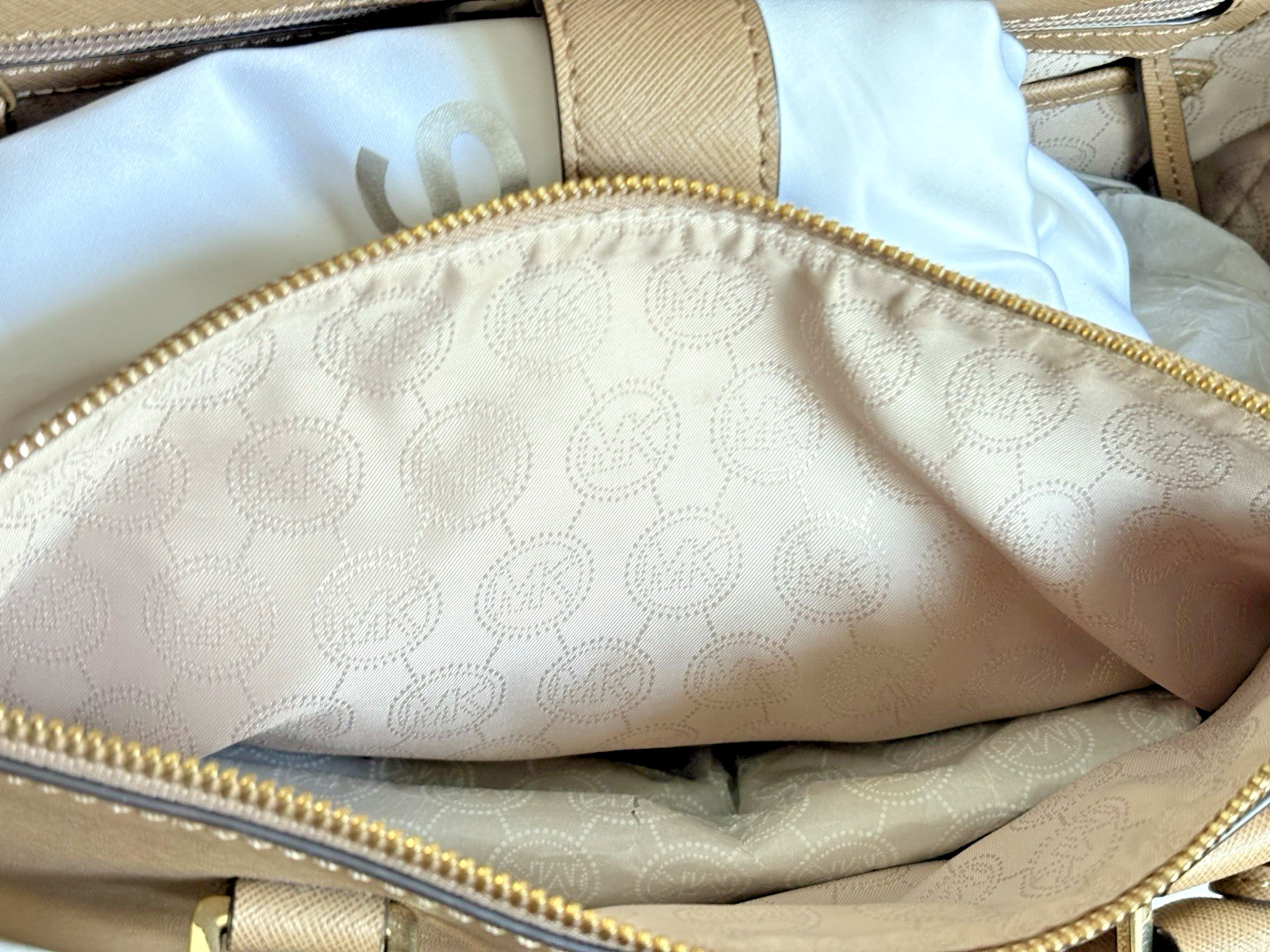 Michael Kors Savannah Saffiano Leather Large Handbag Excellent W Dust Cover Tan