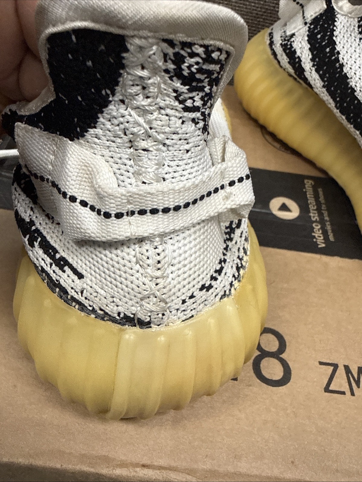 adidas Yeezy Boost 350 V2 Zebra White/Black Striped Low Top Sneakers Mens 7