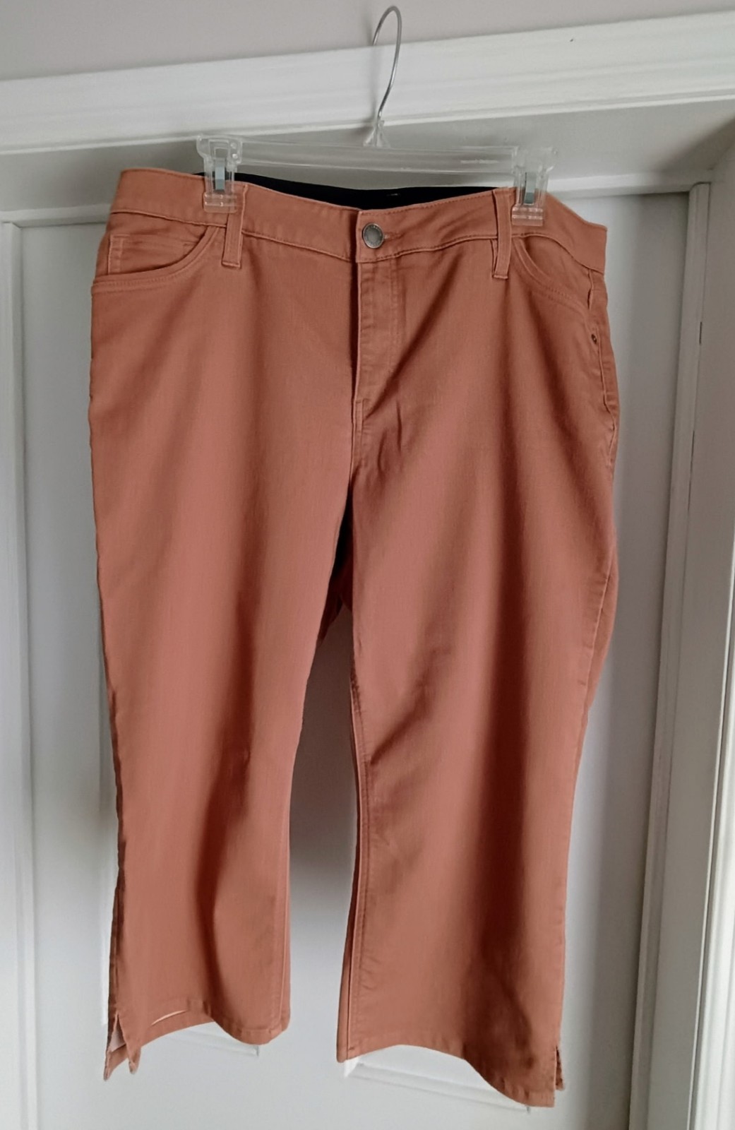 Liz Claiborne Sara Crop Mid Rise Women’s Size 16W Capri New slimming Terracotta