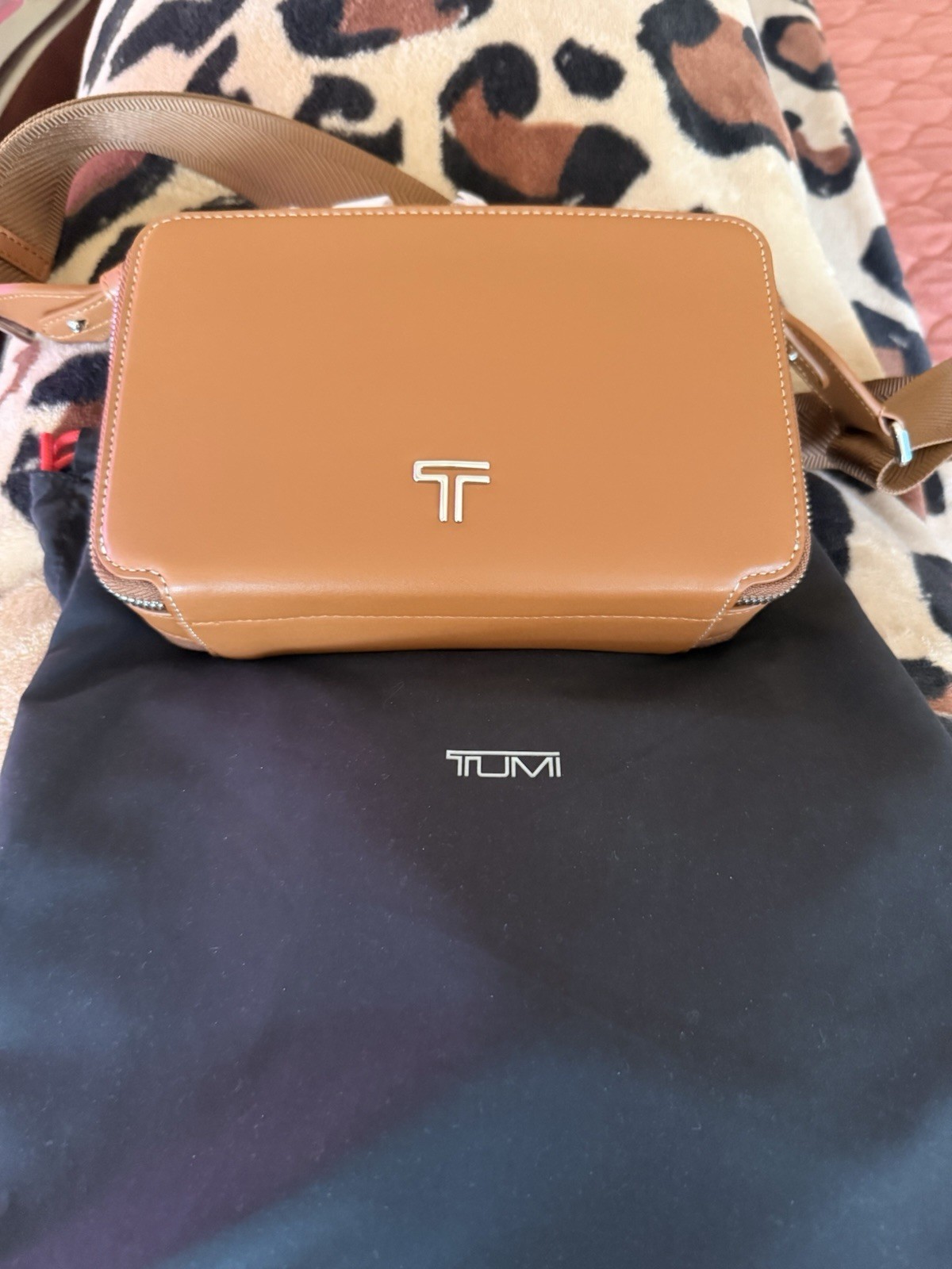 Brand New!Tumi Voyageur Leather Sienna Myla Crossbody Bag Retail $495.00