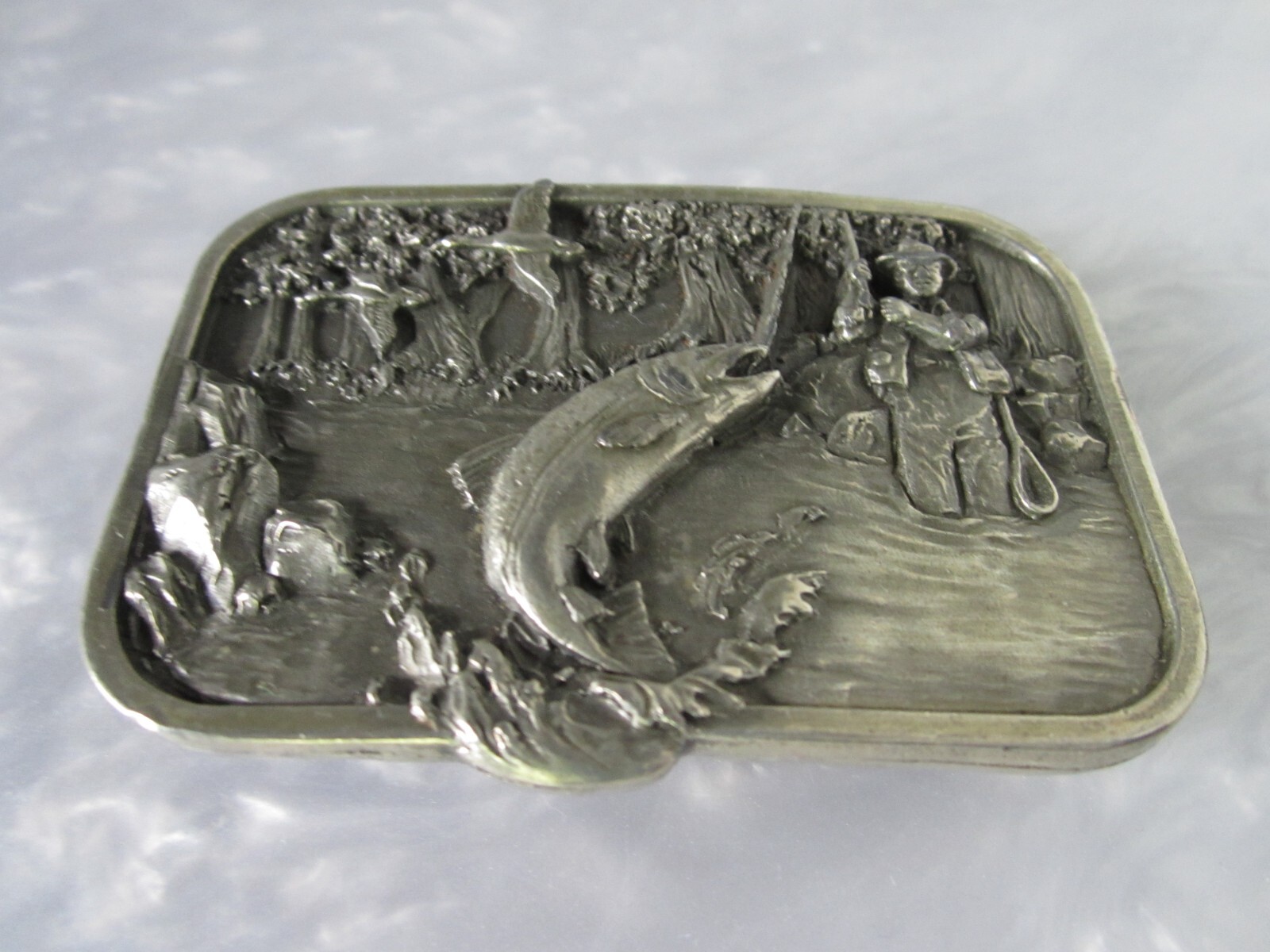 VINTAGE 1982 SALMON FISH OUTDOOR SPORTS FISHING SISKIYOU FISHERMANS BELT BUCKLE