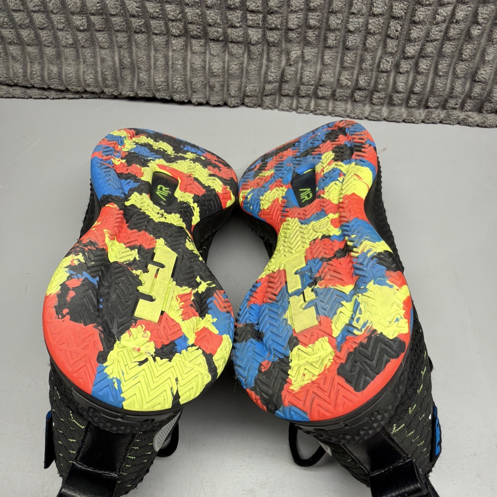 Nike Air LeBron James Witness III 3 Black Multi Color AO4433-009 Men Size 8.5 A+