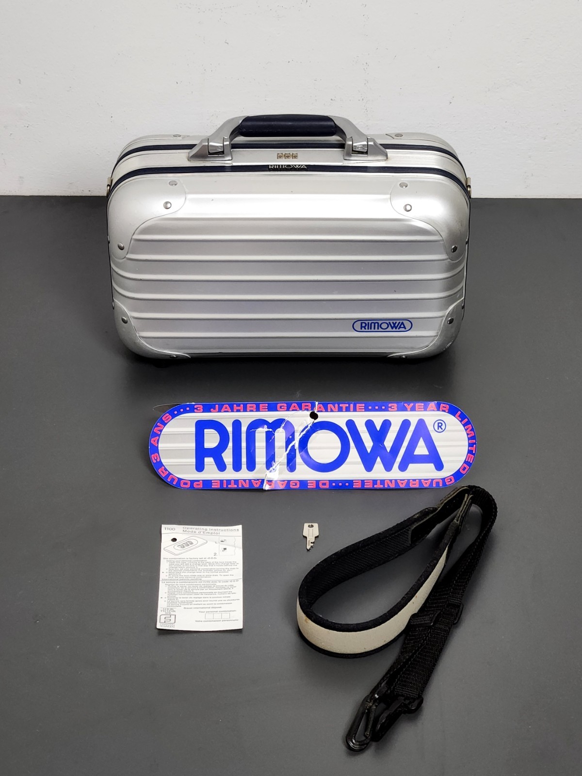 Genuine RIMOWA Silver Integral PICCOLO Mini Case/Handbag – (pre-LVMH) FULL SET!