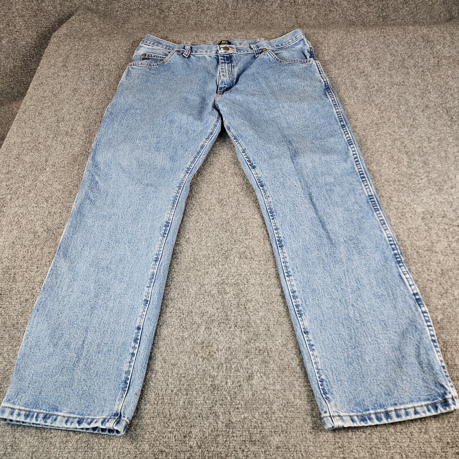 Wrangler 47MWZ Regular Fit Premium Performance Cowboy Cut Jeans Light Wash 38×30