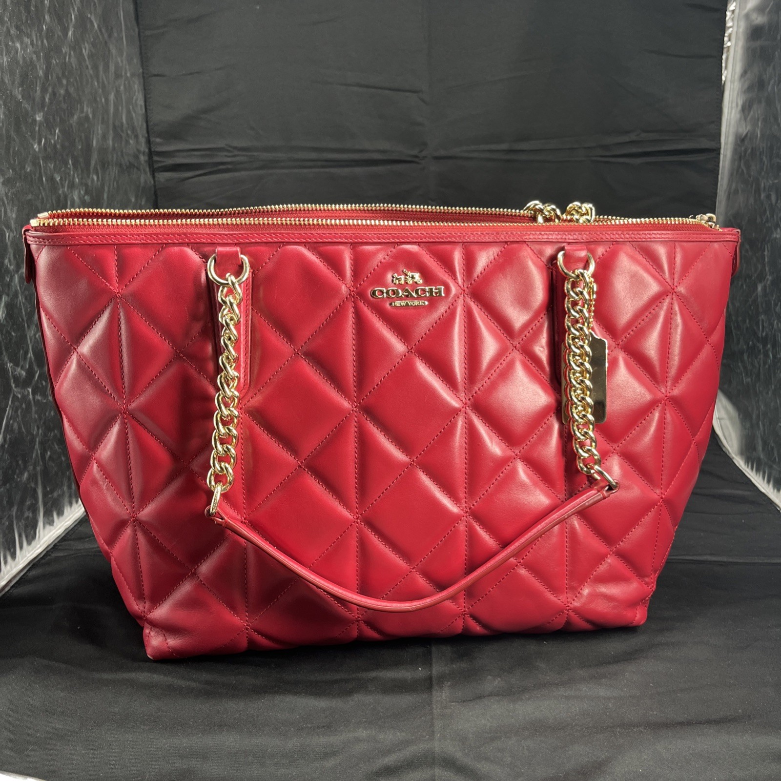 COACH WOMEN’S AVA CHAIN TOTE IN QUILTED LEATHER F36661 Red