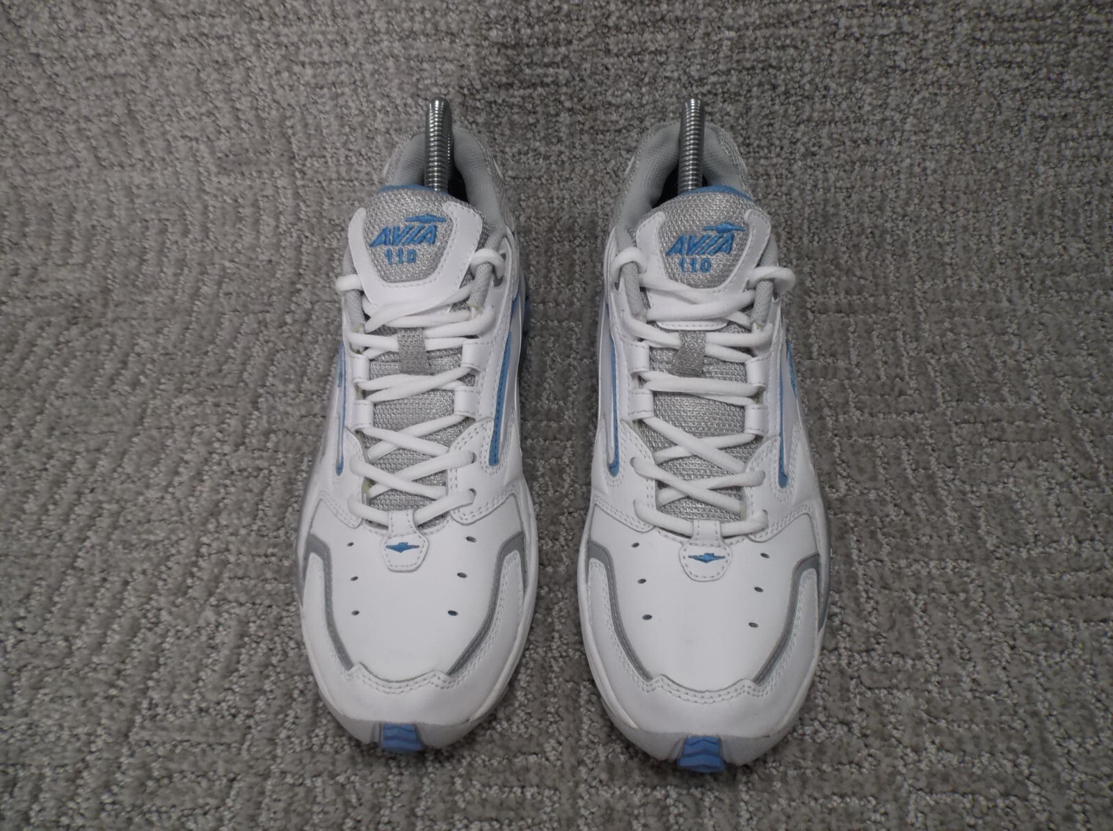 Avia Womens Running Shoes A110M White Blue Low Top Textured Leather Lace Up SZ 8