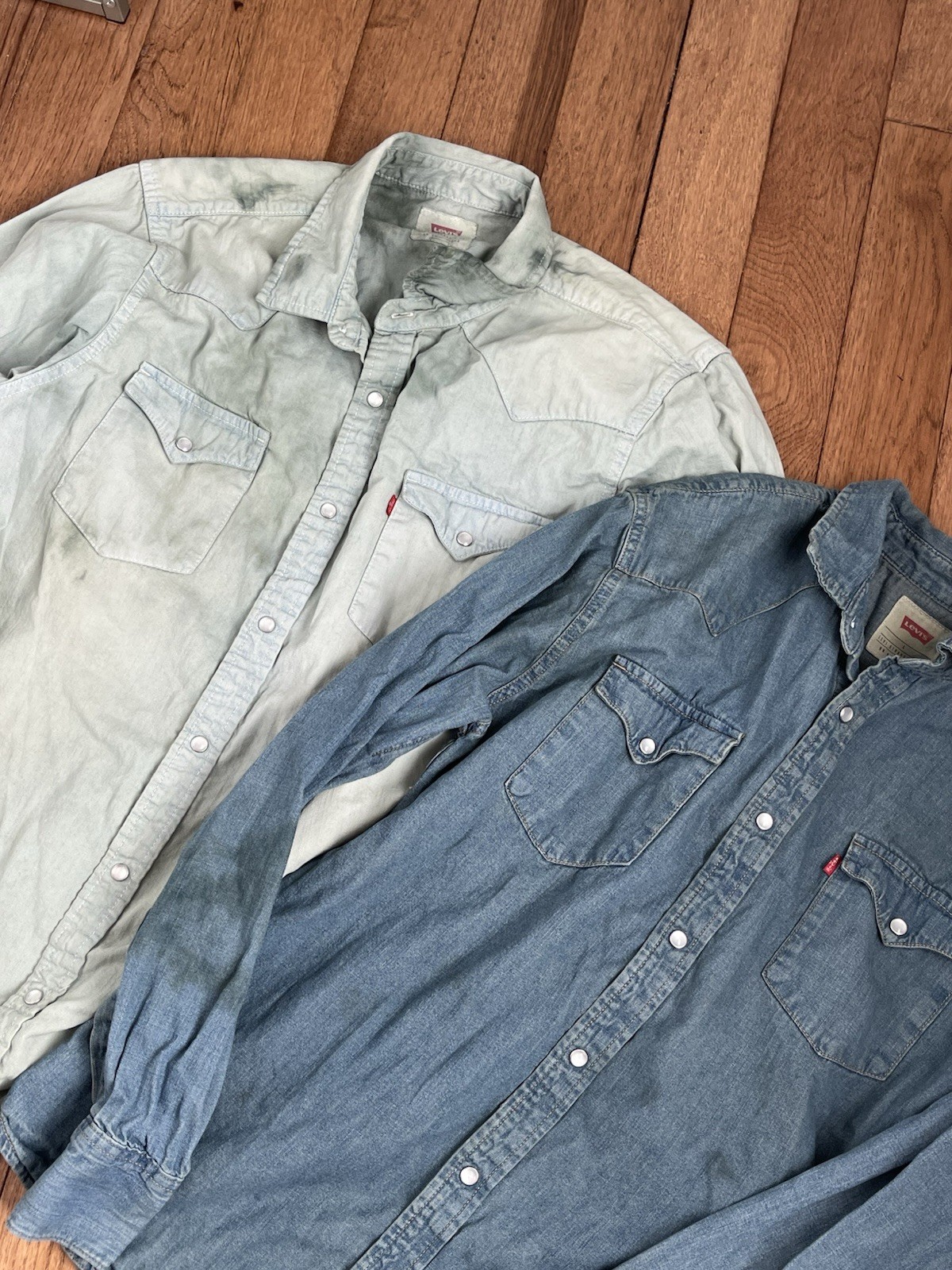 Lot 2 Levi’s Sawtooth Western Shirts Pearl Snap Denim Wash Color Transfer Grunge