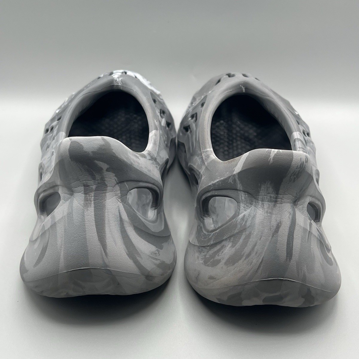 Adidas YZY Foam Runner Granite Grey Slip On Slippers – Men’s Size 12 USED Yeezy
