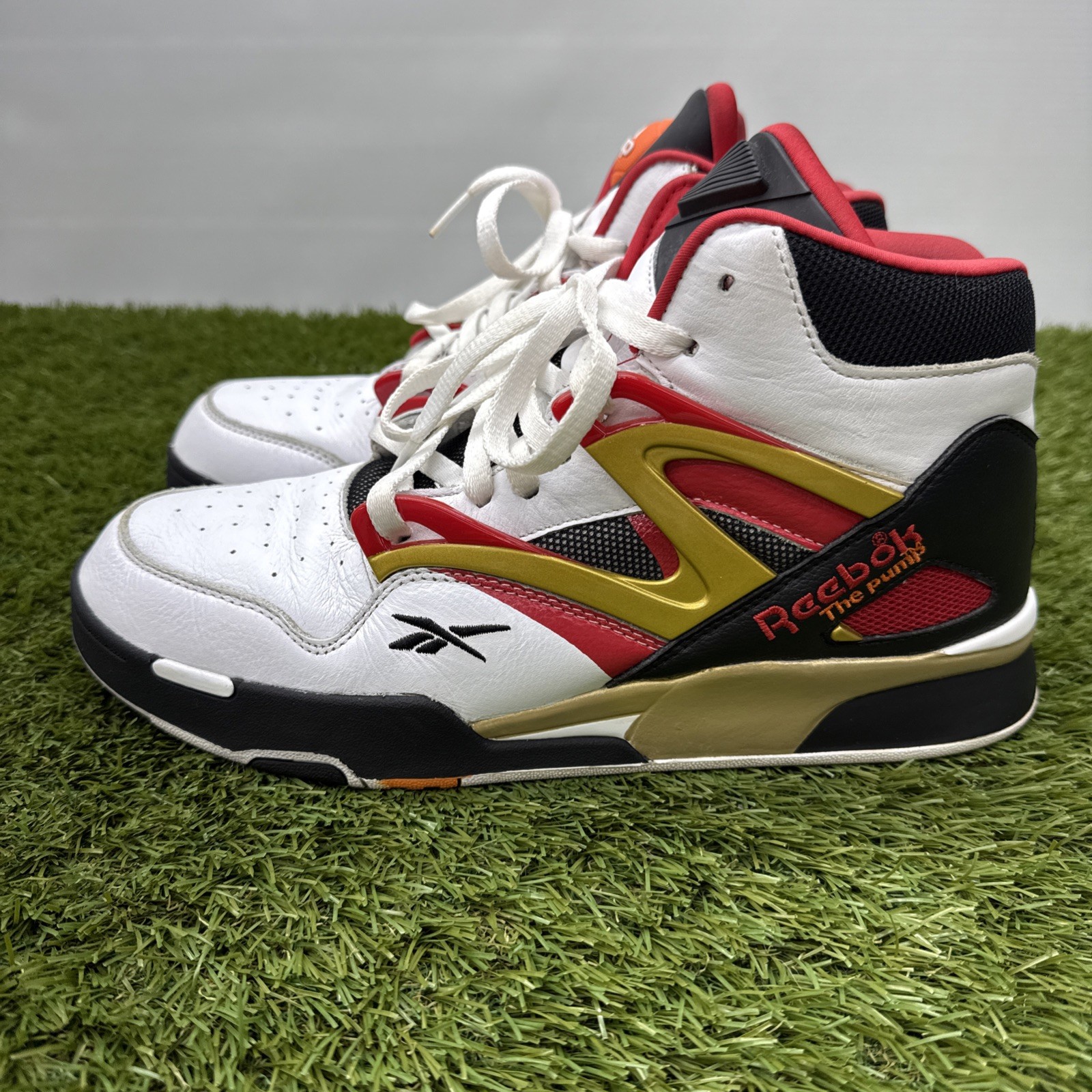 Reebok Pump Omni Zone II United By Basketball Size 10 Men’s The Pump Shoes Gold