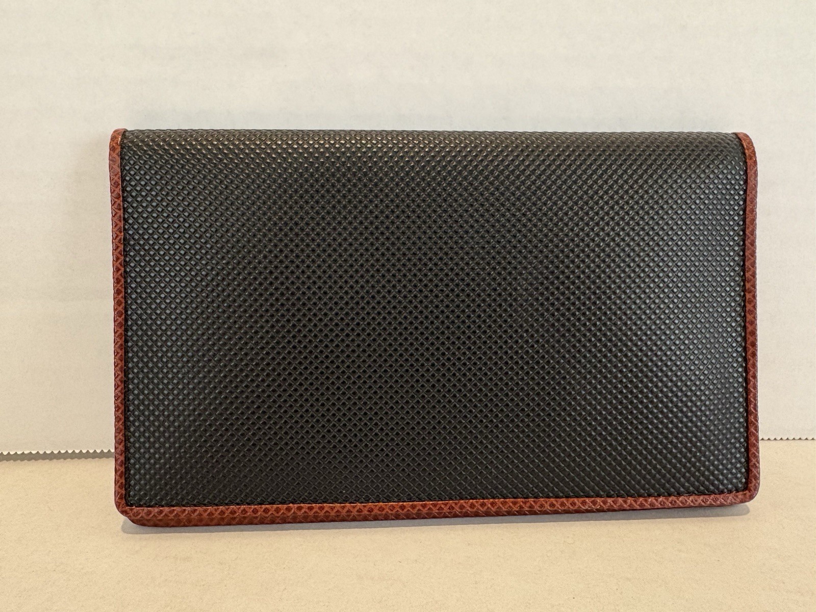 Bottega Veneta Men’s Wallet Black Diamond Texture With Brown Trim 8 Card Slots