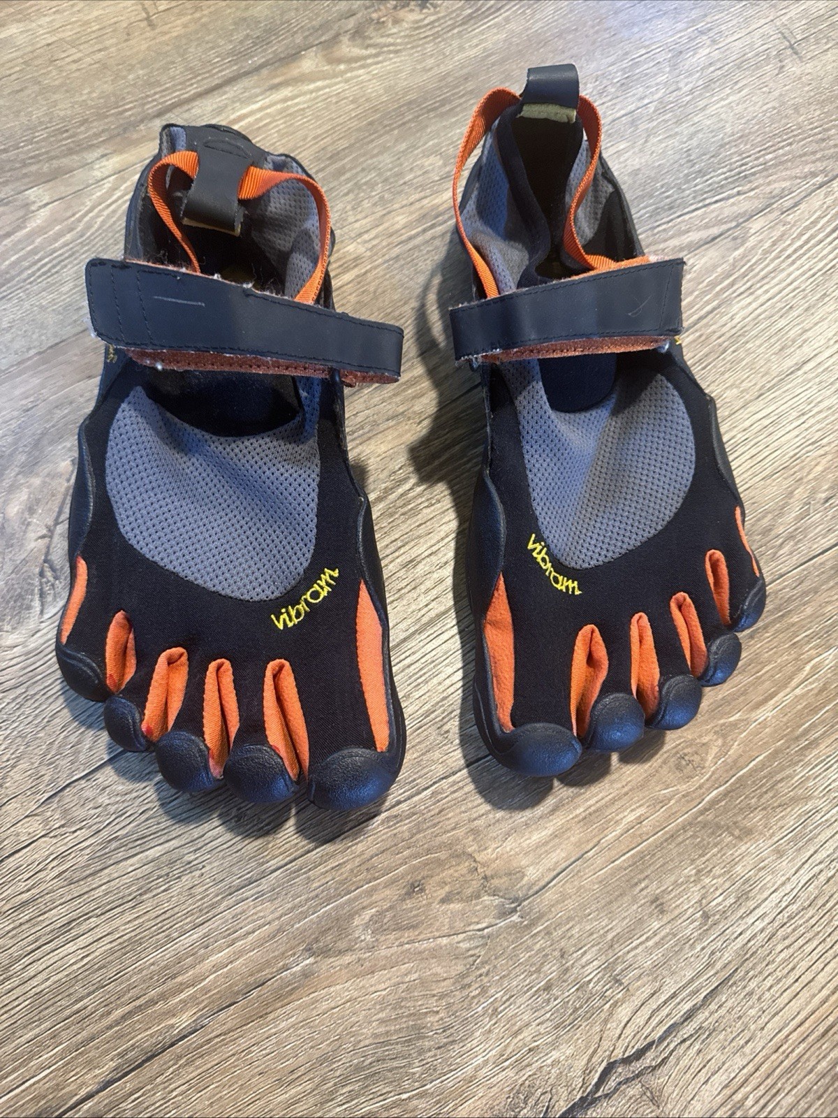 Vibram FiveFingers Black Minimalist Toe Shoes EU 41 US 8.5-9 Barefoot Running