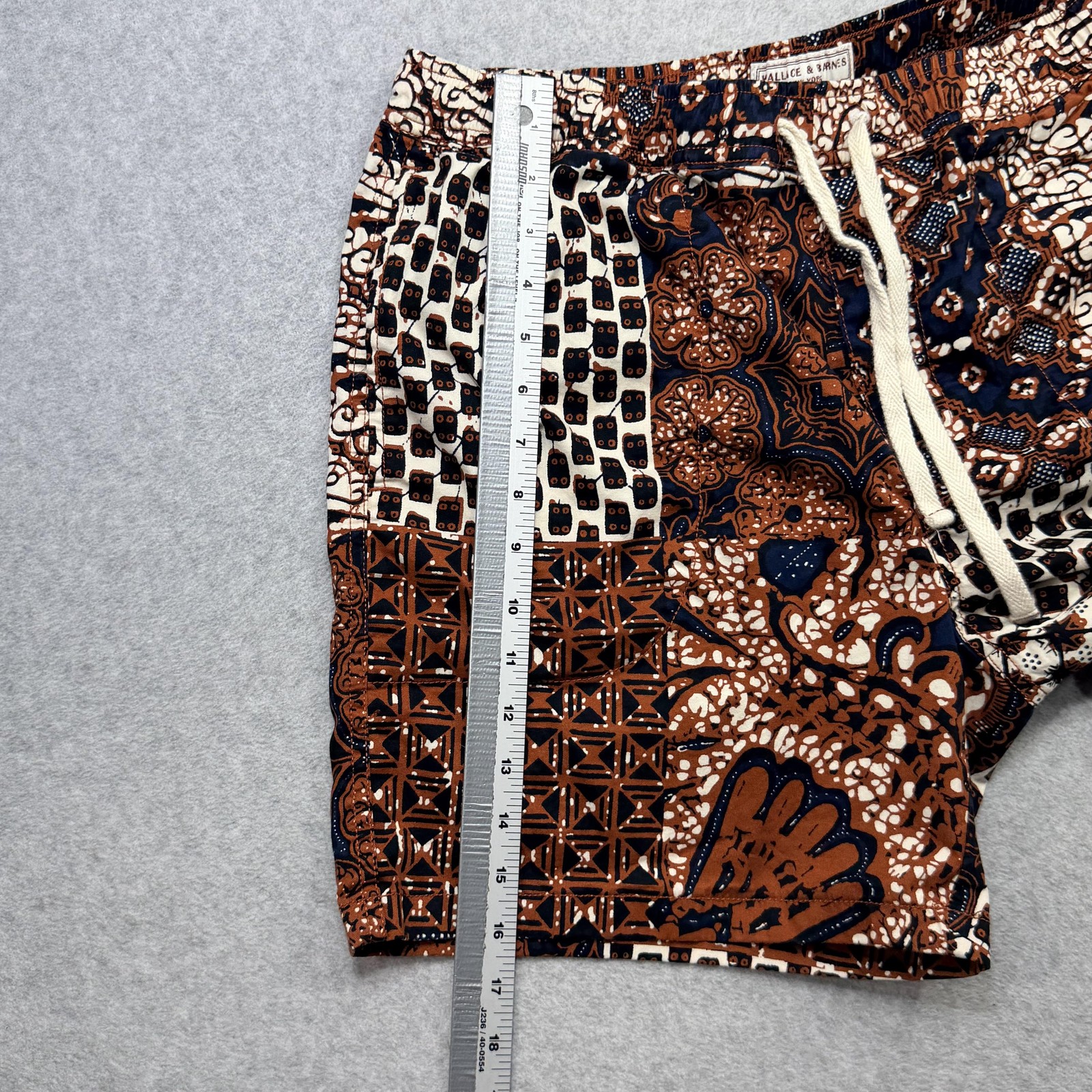 Wallace & Barnes Patchwork Shorts Mens Large Brown Batik 6 Inch Casual Elastic