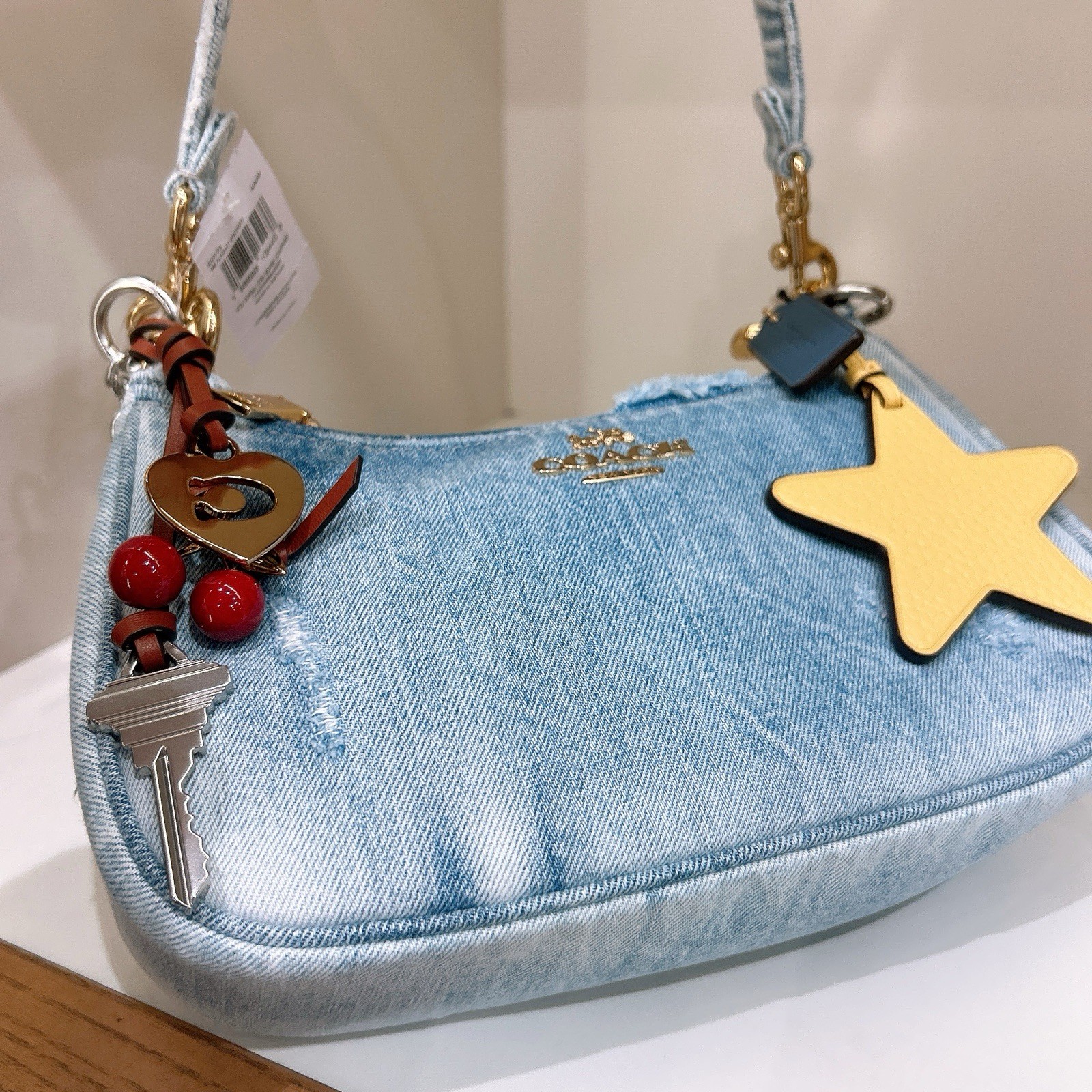 NWT COACH CDY76 Teri Shoulder Bag In Loved Denim With Charms /Light Indigo