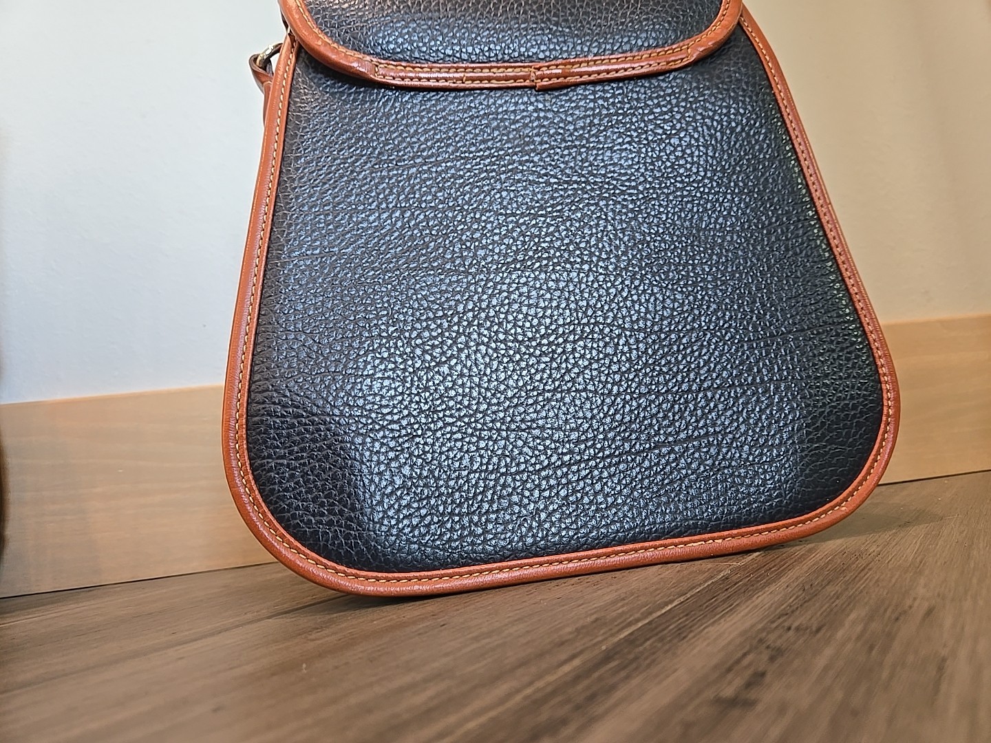 Vintage Dooney & Bourke All Weather Leather Spectator Bag Navy Push Lock Classic