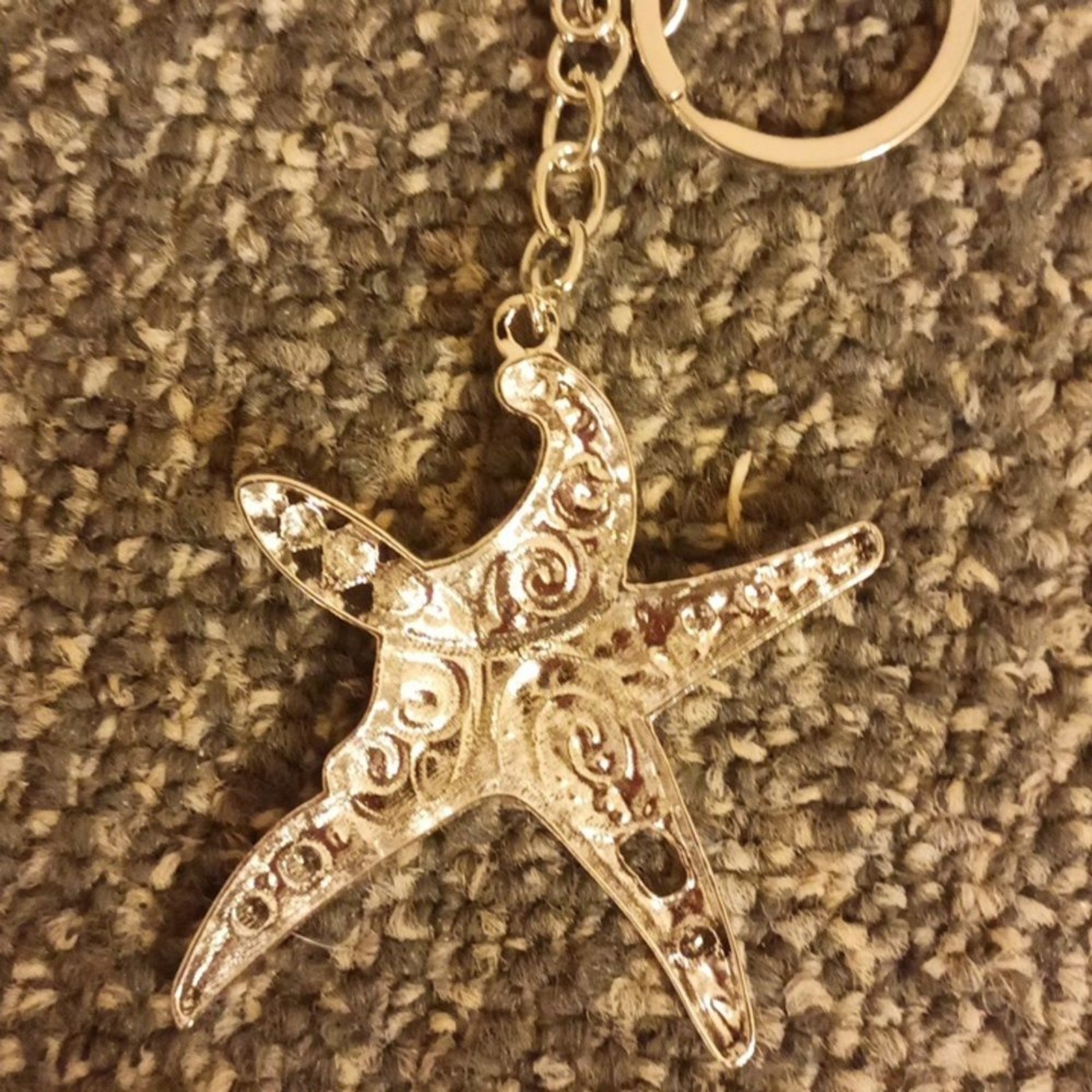Starfish silver tone keychain with bling