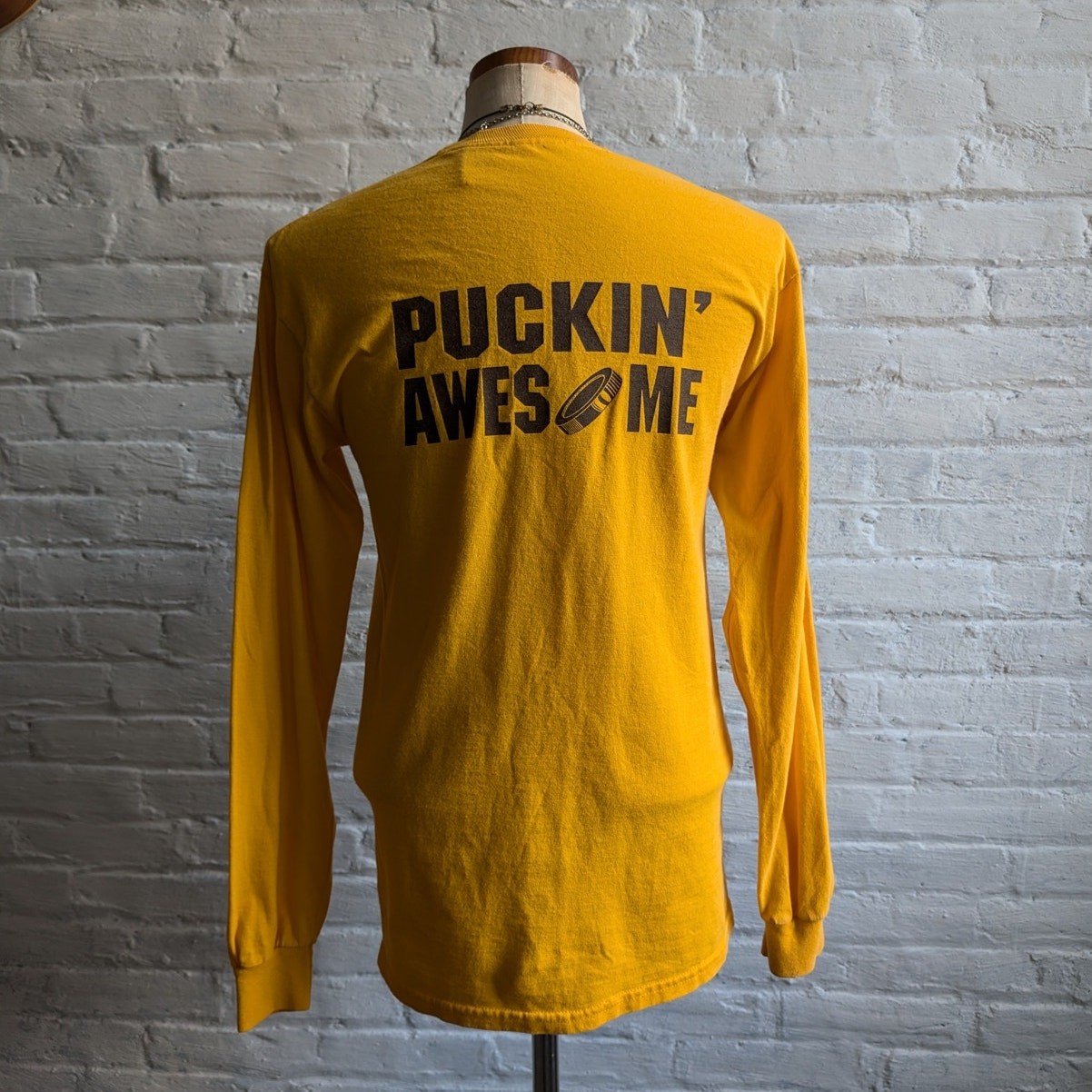 Vintage Yellow Crewneck Tee Hockey Graphic Long Sleeve Retro Tshirt Top Small