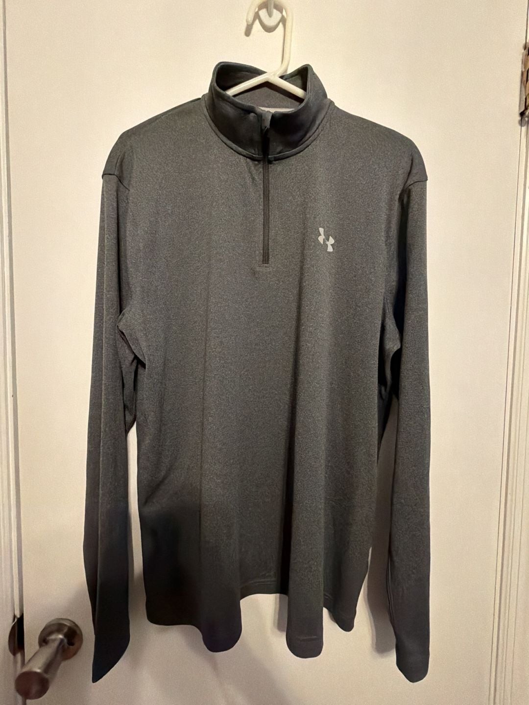 Under Armour HeatGear Men’s Gray 1/2 Zip Long Sleeve Athletic Pullover