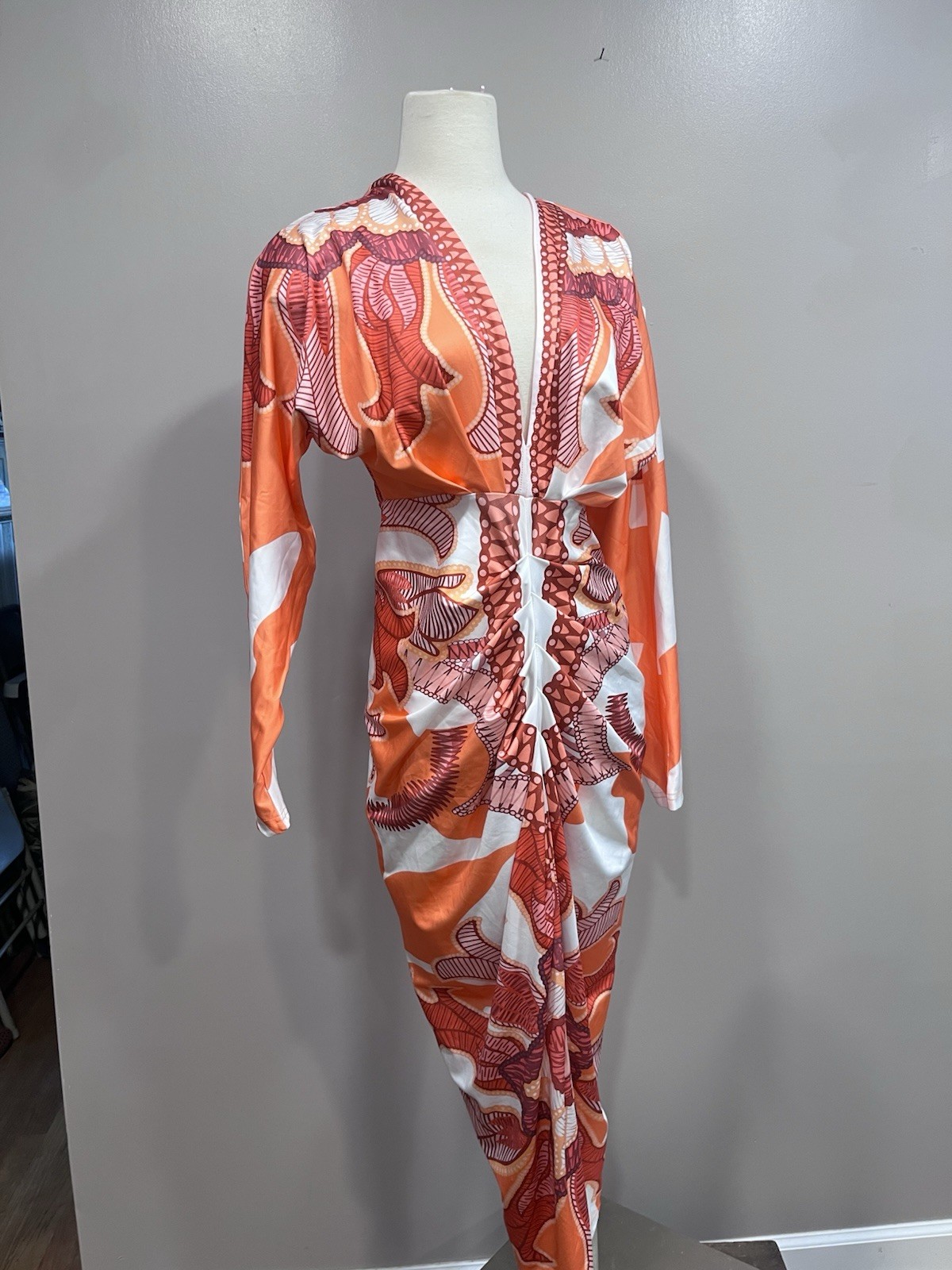 ChicMe Orange Printed V-Neck Women’s Midi Dress size L