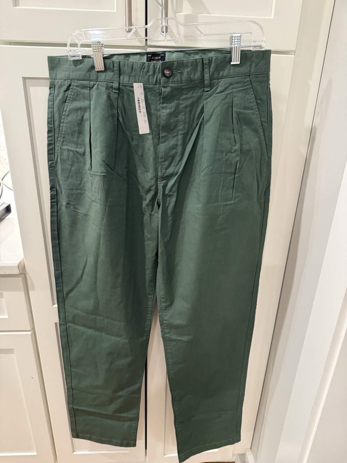 J Crew Men’s 32/32 Relaxed Tapered Stretch Chino Pants Green NWT Pleated Front