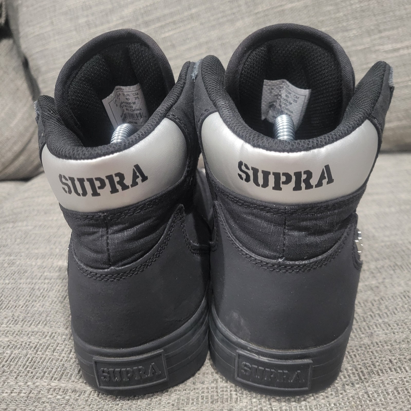 Supra Vaider High Top Shoes Men 7 Black Sole Skate Sneakers 08044-05-M