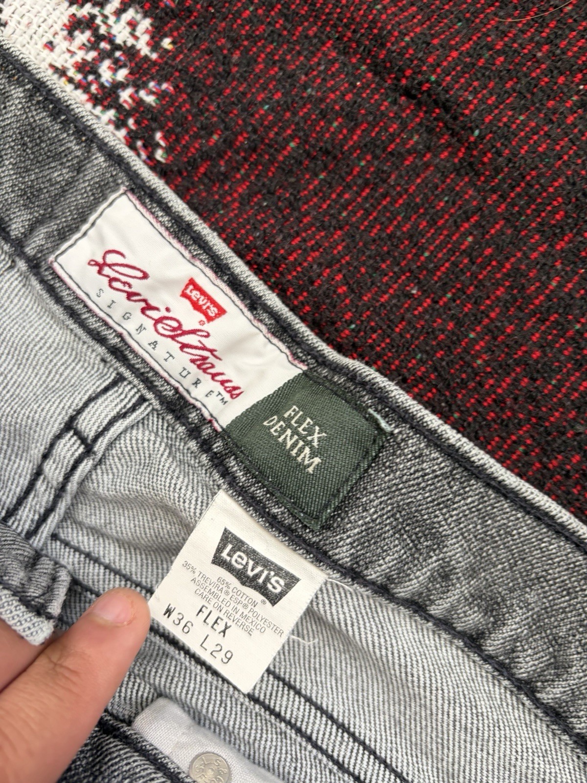 Levi’s Men’s Gray Tapered Stretch Flex Denim Jeans brown tag