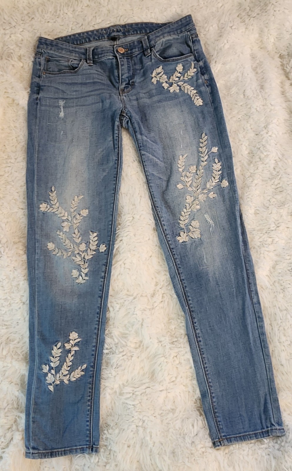 White House Black Market The Girlfriend Floral Embroidered Skinny Jeans Size 6