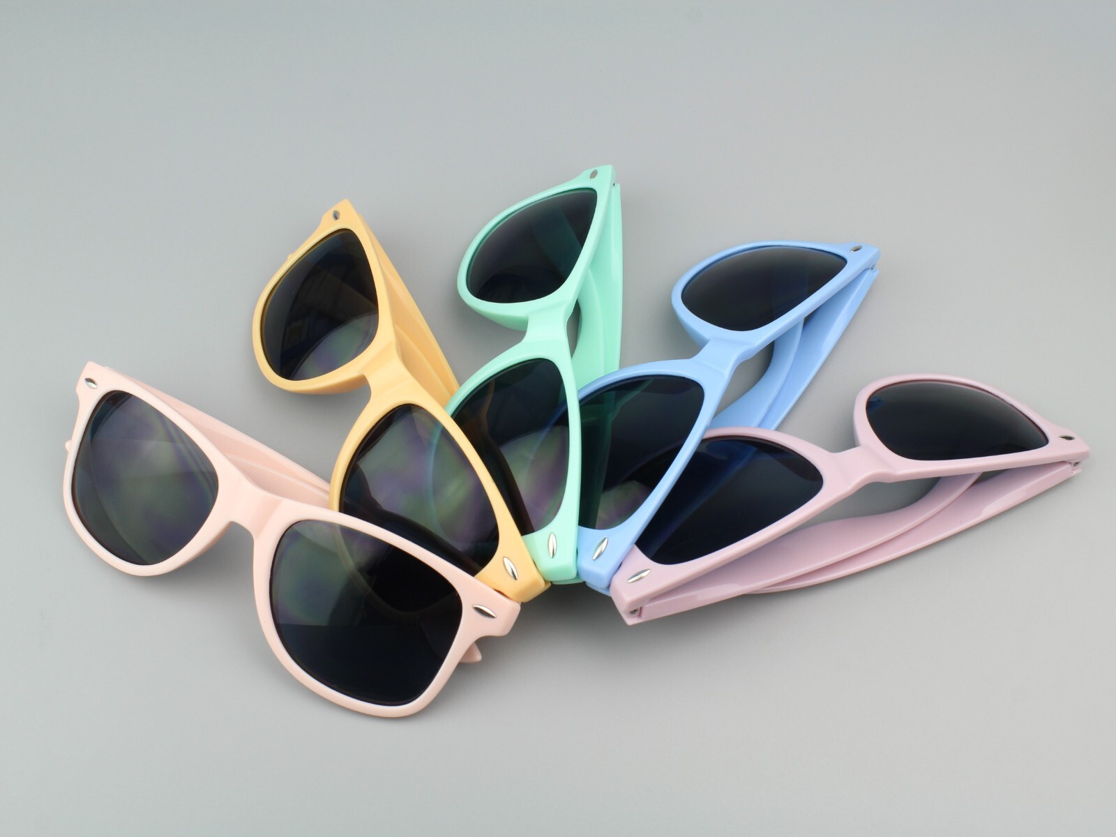 Women’s Pastel Color Sunglasses Shades Sunnies Modern Fashion Retro Rave UV400