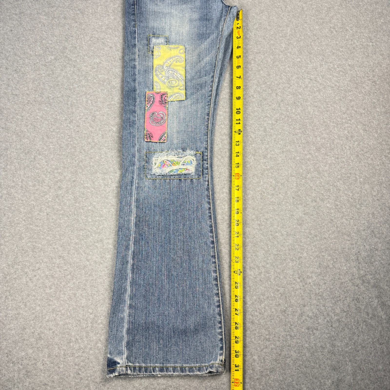 Levi’s 513 Slouch Bootcut Jeans Womens Juniors 5M Medium Wash Low Rise Denim
