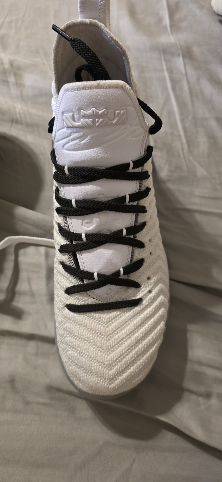 Nike LeBron 16 Equality Mismatched Black/White Low Top Lace-Up *Not In Org Box