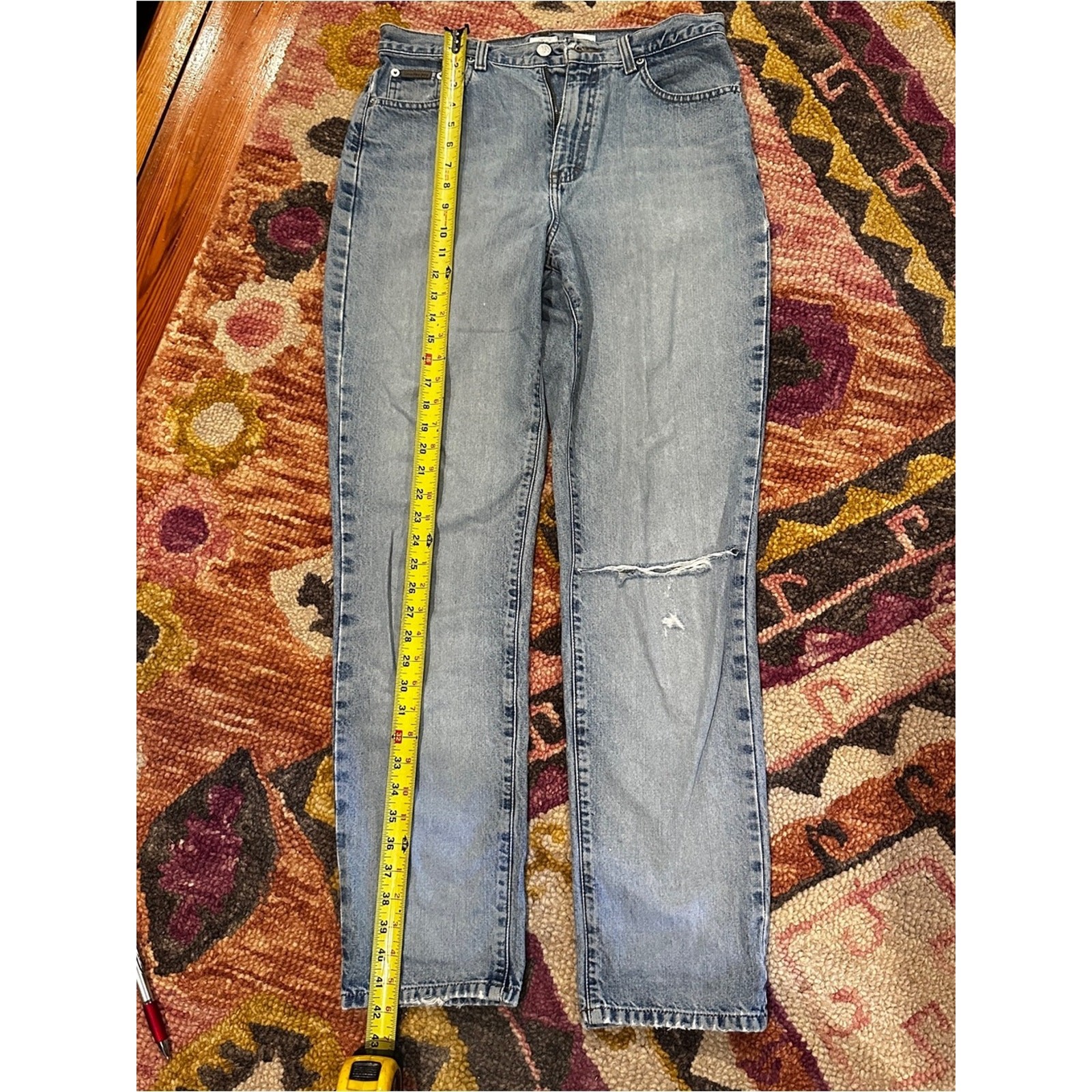 Calvin Klein Jeans Straight-Leg Women’s Jeans in Light Blue Wash