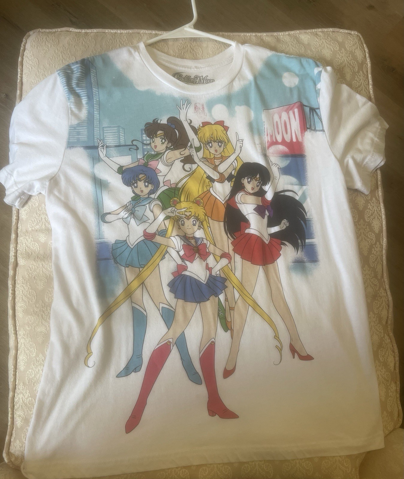 Sailor Moon Men’s White Graphic Print Crew Neck Short Sleeve T-Shirt Size L
