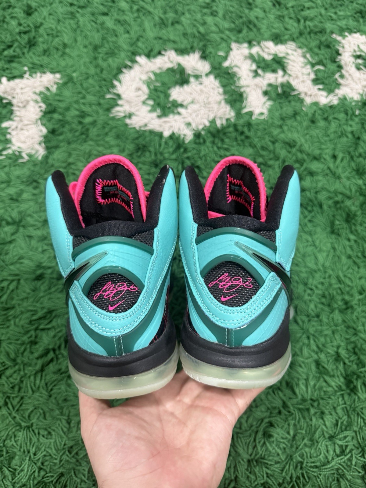 Nike LeBron 8 Mid Top Basketball Sneakers Turquoise/Black/Pink Lace-Up