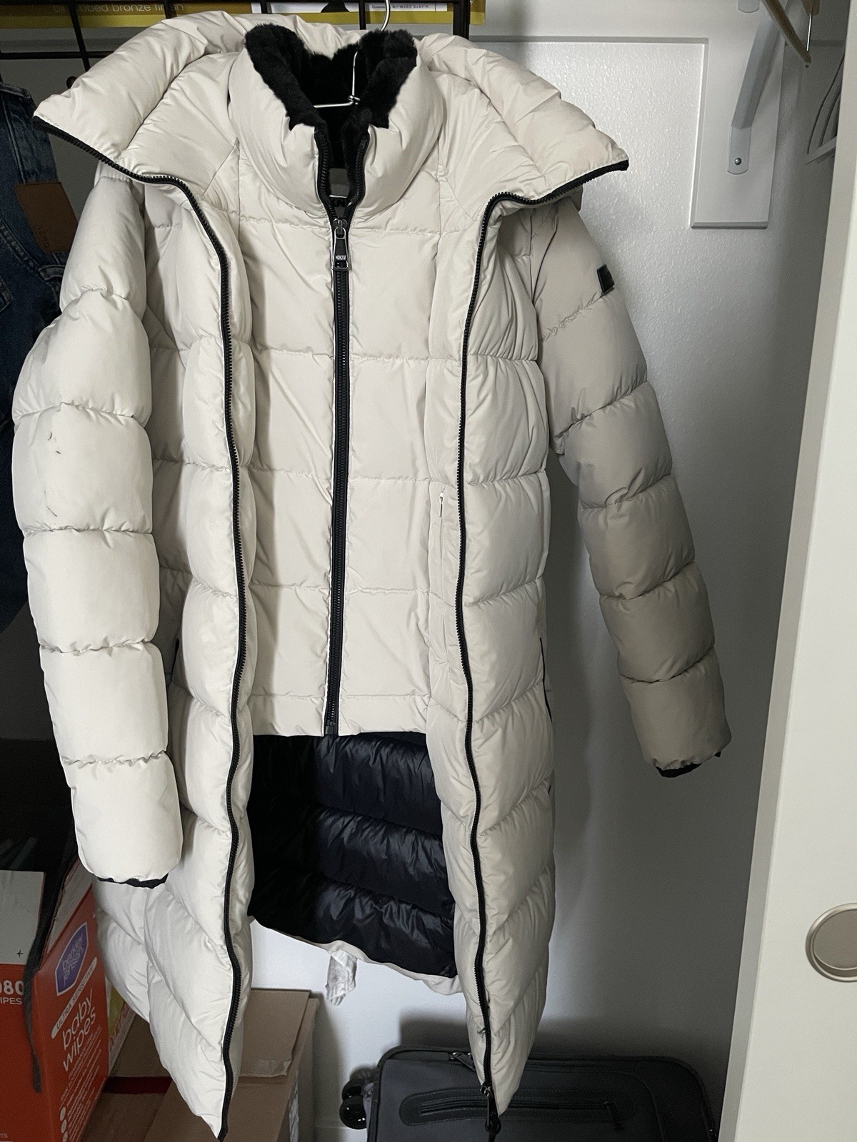 Women’s Juniors XS Ivory/Black Long Quilted Hooded Puffer Coat, Insulated Zip
