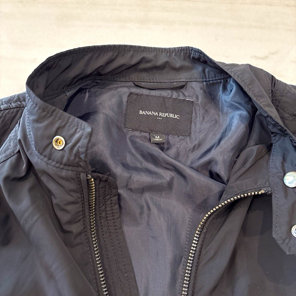 Banana Republic Women’s Black polyesterBomber Jacket metal /quilted accents M