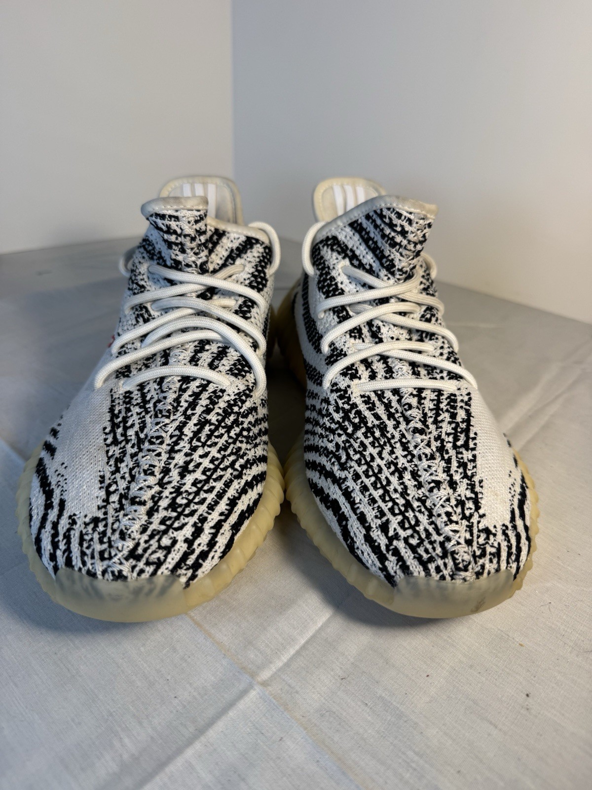Size 9.5 – adidas Yeezy Boost 350 V2 Low Zebra