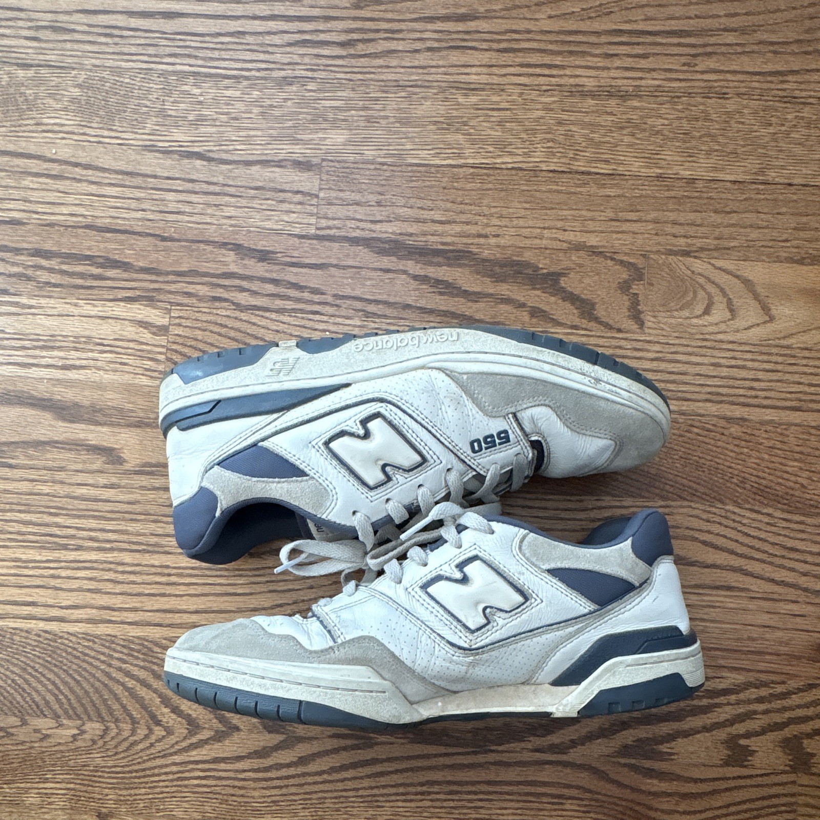New Balance 550 Men’s Low Top Lace-Up Sneakers White Gray Blue Solid